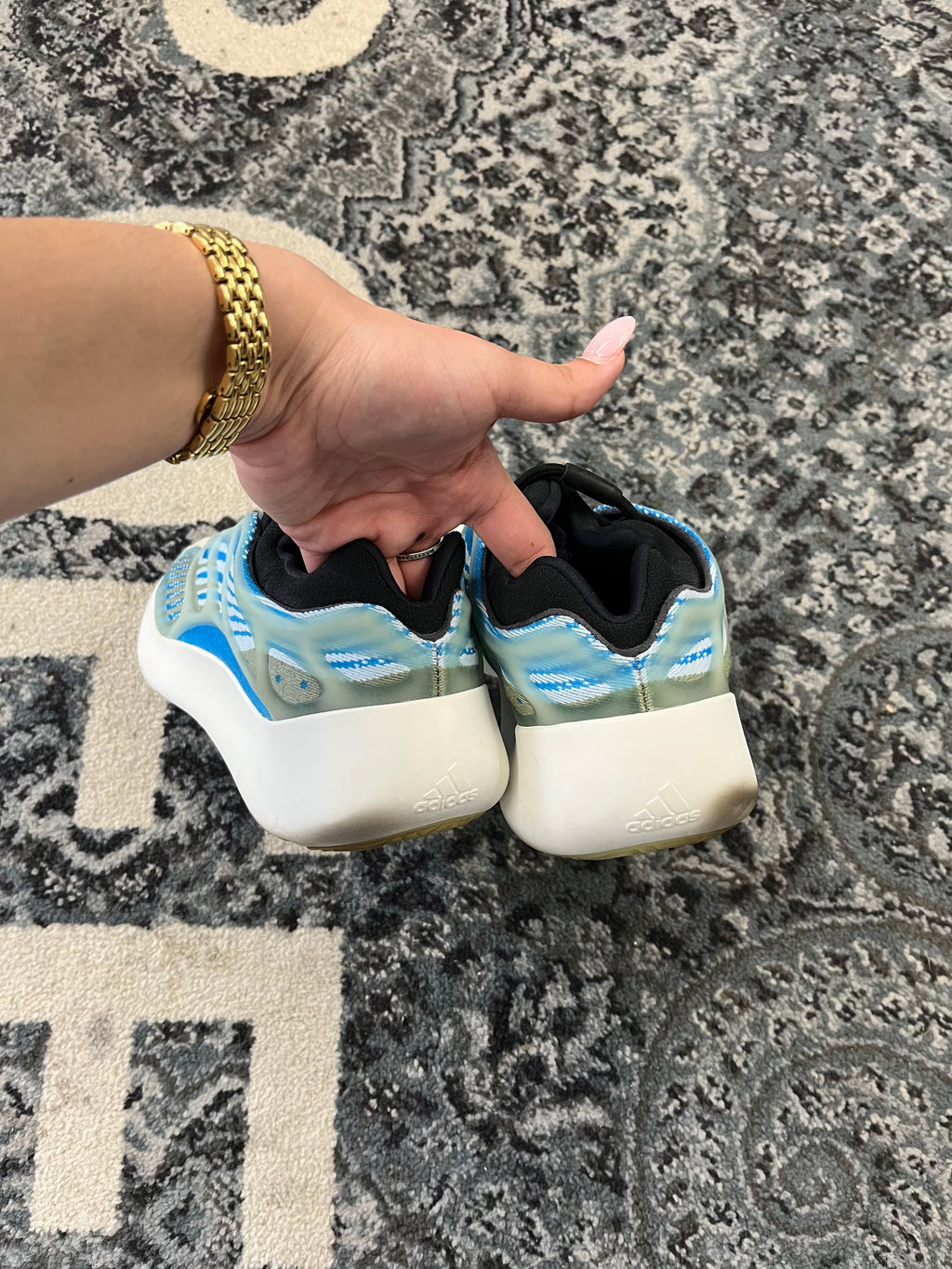 Yeezy 700 Arzareth Size 9.5 U NB