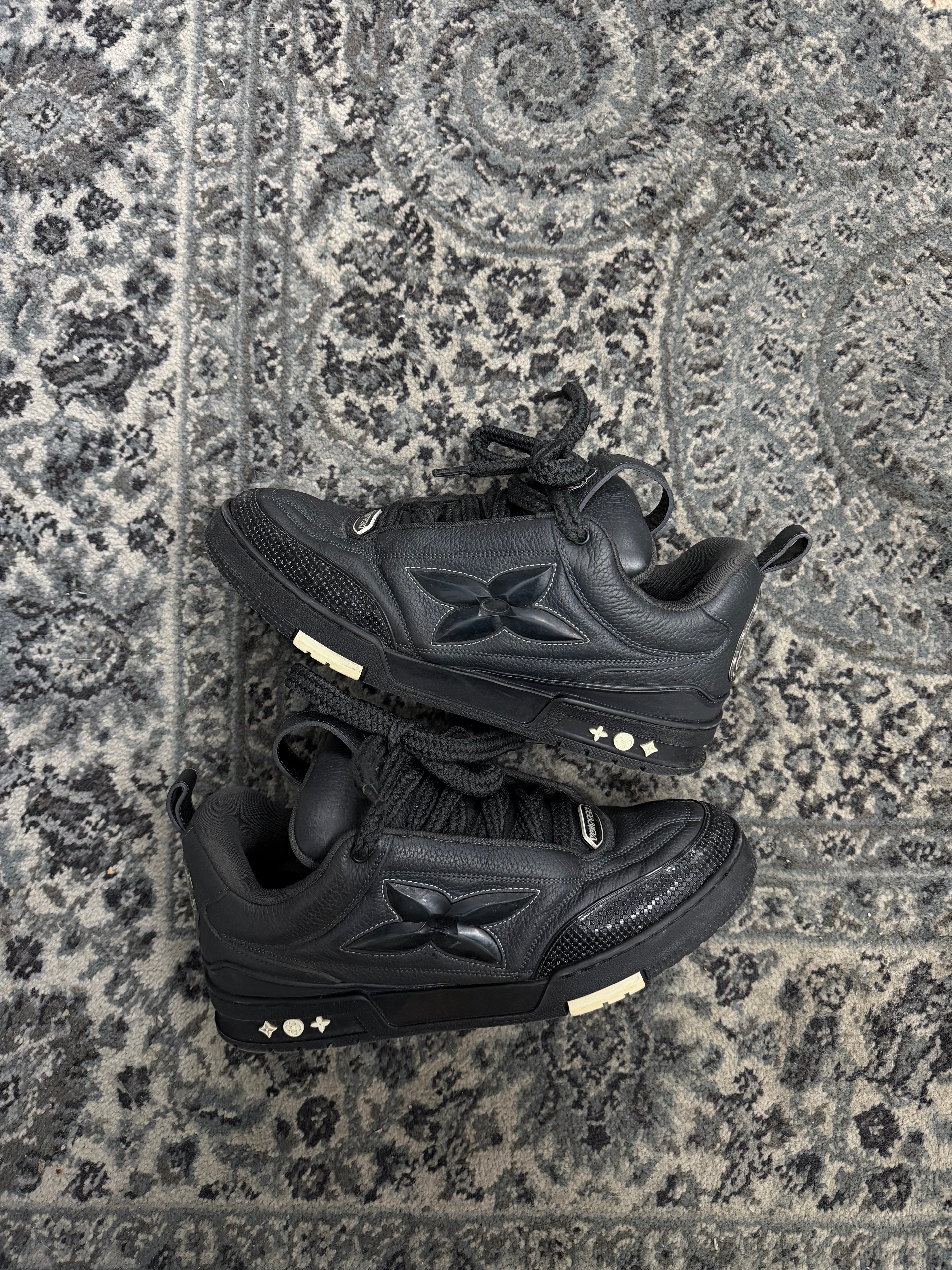 LV skate trainers triple black 10LV (12M) NB U