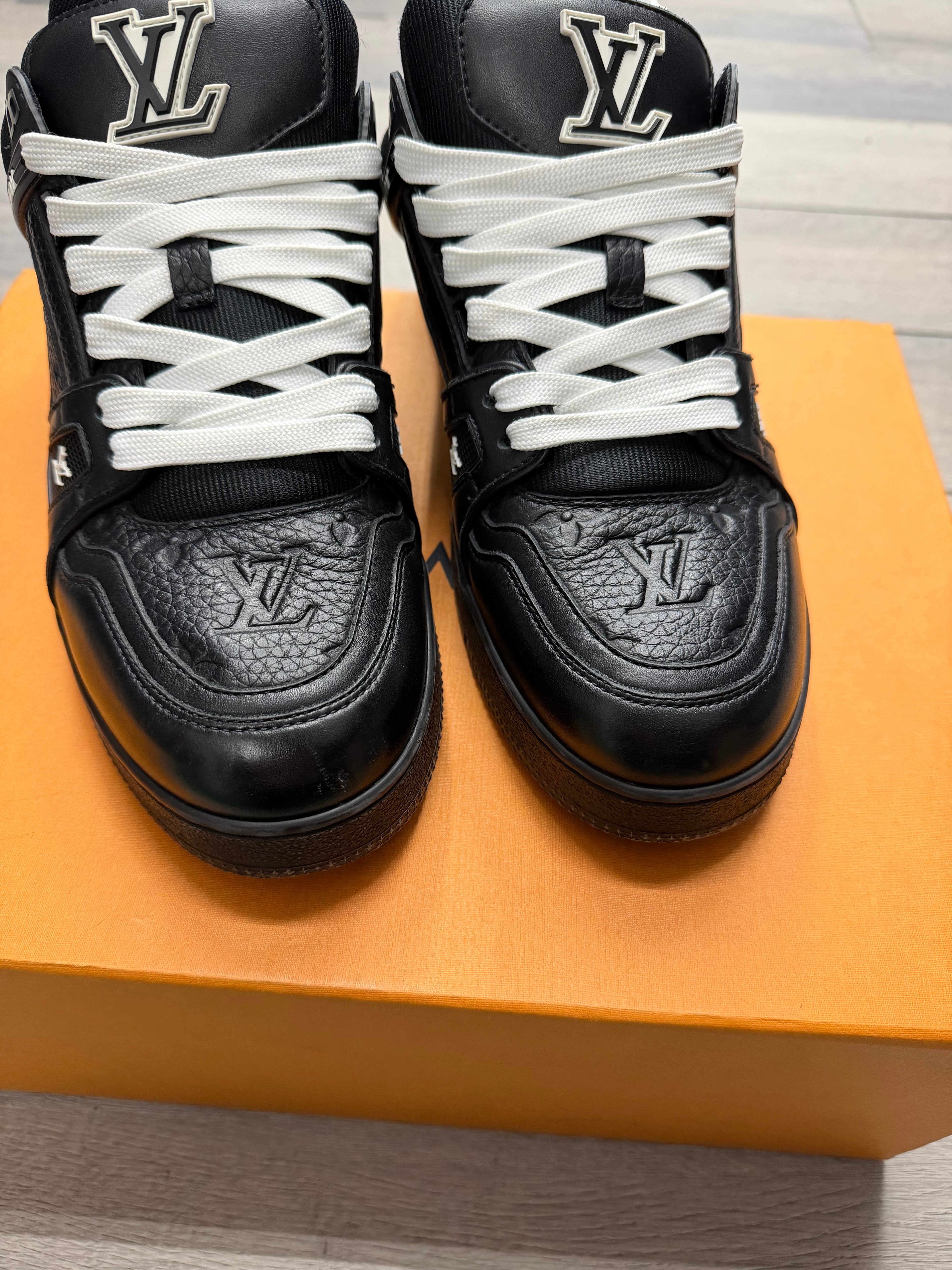 LV Black & White Trainers Size 9 US U WB