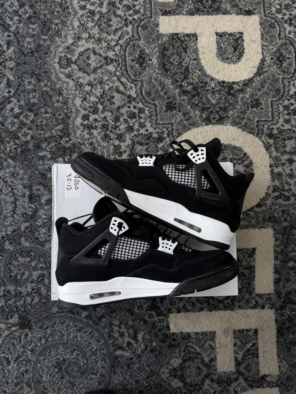 Jordan 4 White thunders sz 13 U