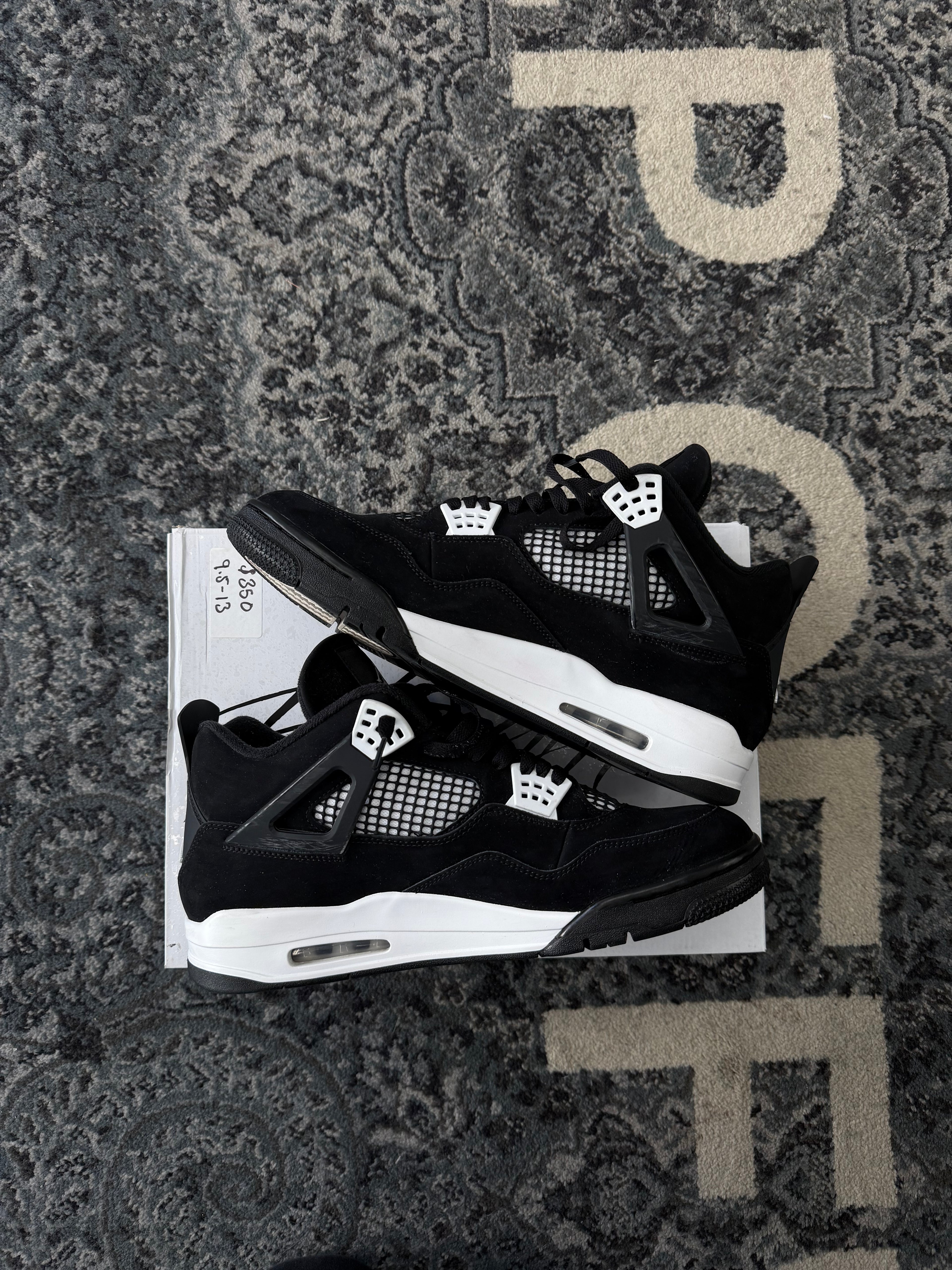 Jordan 4 White thunders sz 13 U