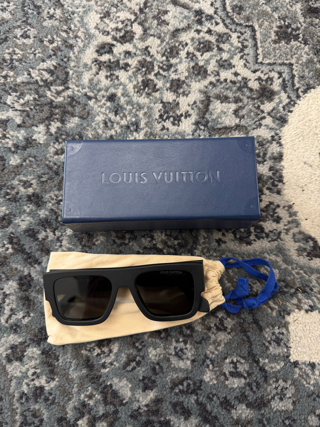 LV "clash" sunglasses matte black OS U
