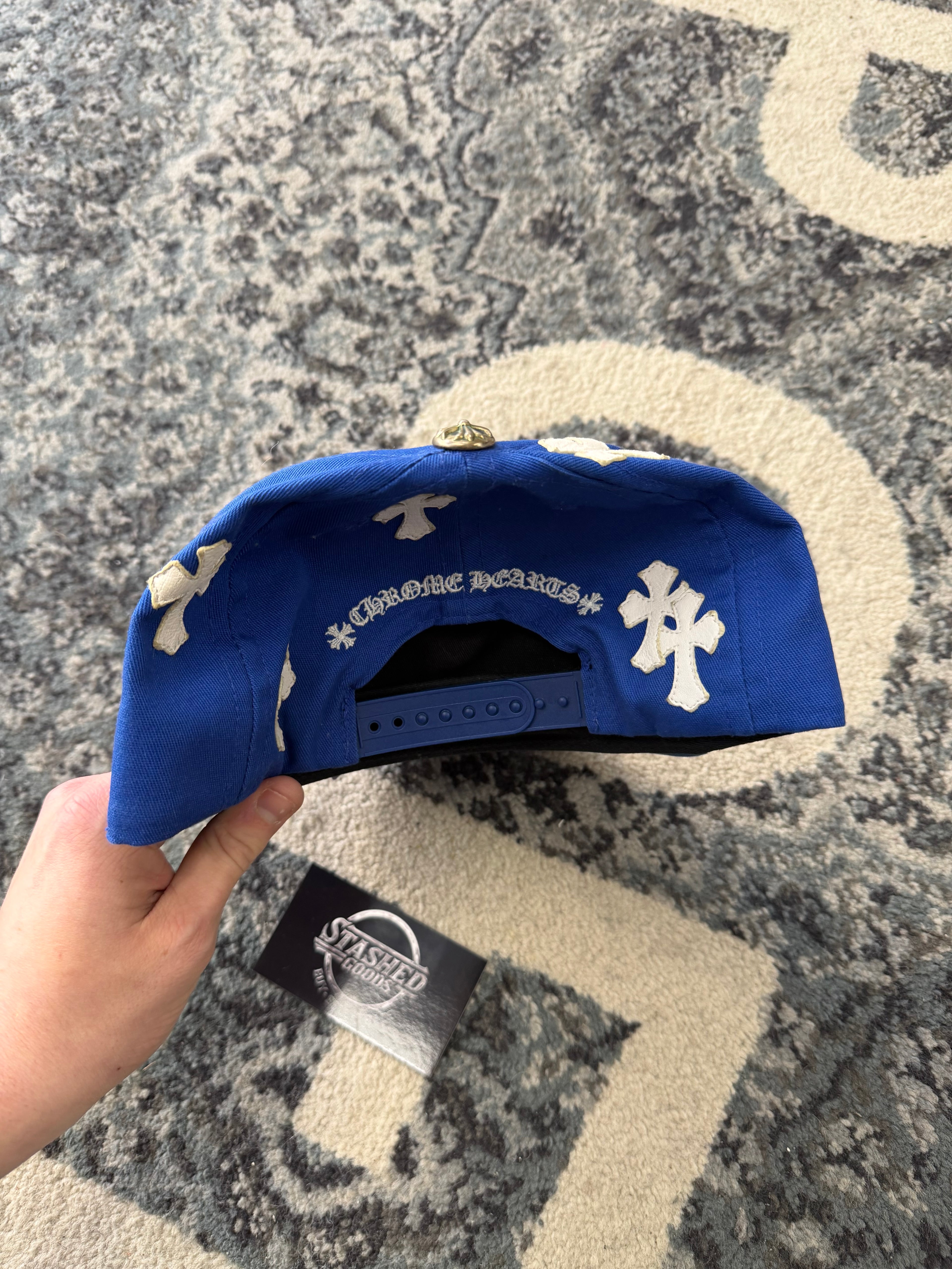 CHROME HEARTS cross patch trucker hat blue/white OS U