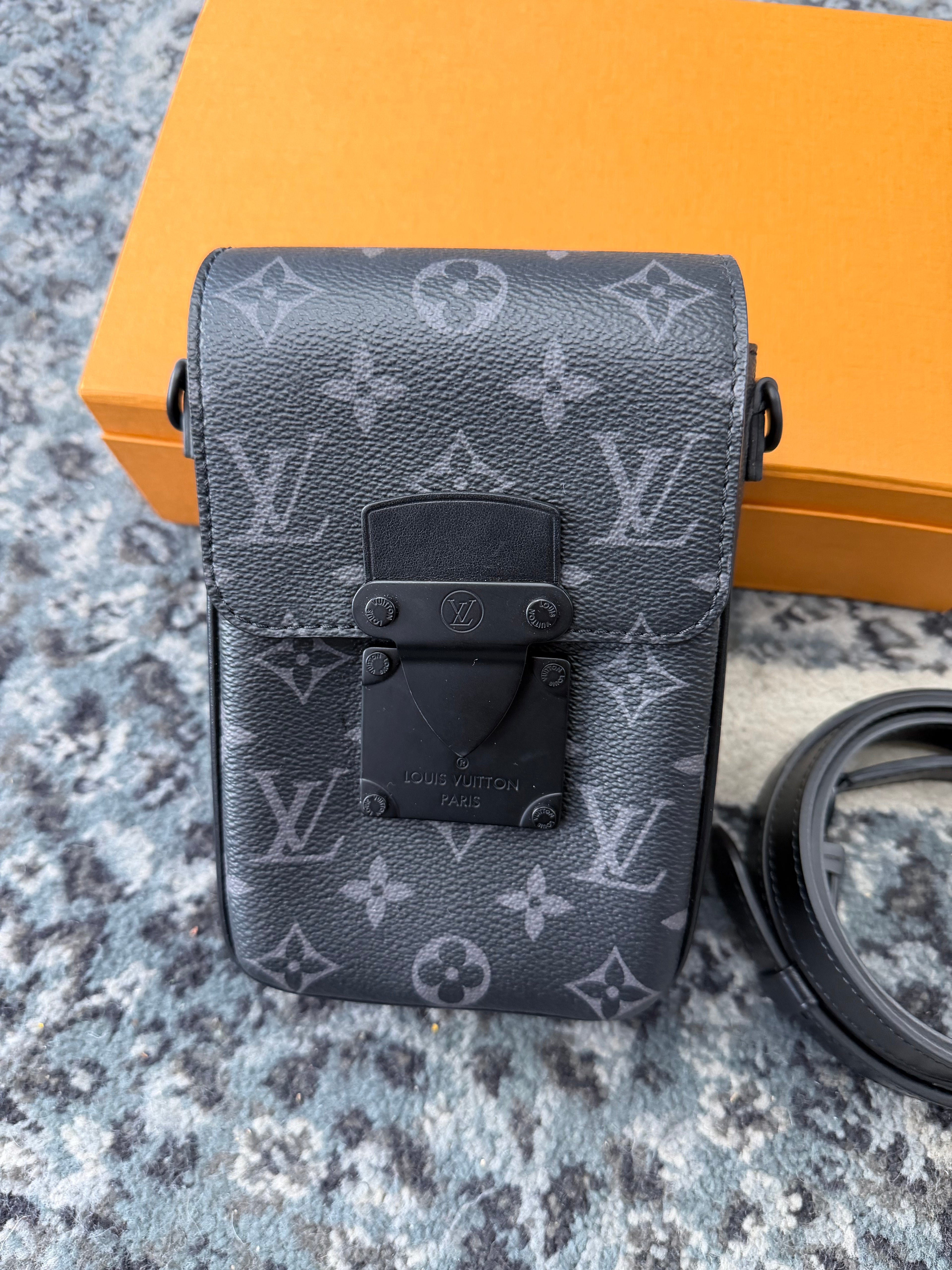 LV s-lock taurillon shoulder bag black OS U