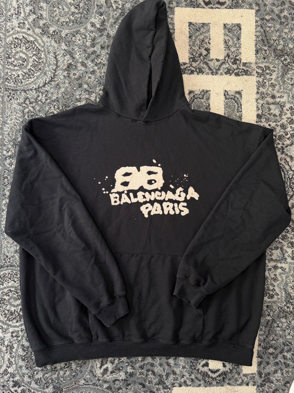 BALENCIAGA graffiti logo hoodie black (fits XL-XXL) U