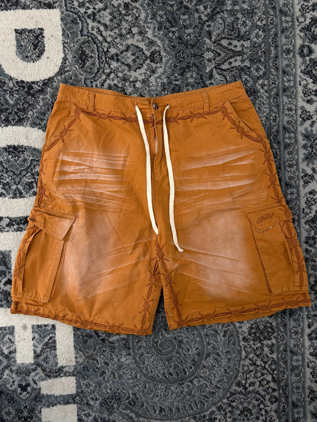 VALE "livewire" shorts orange 36 U