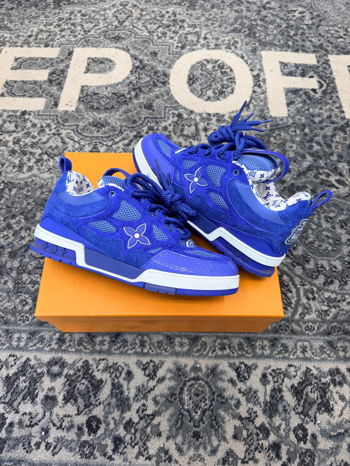 Lv Seude Skate Trainers Size 9 LV with box
