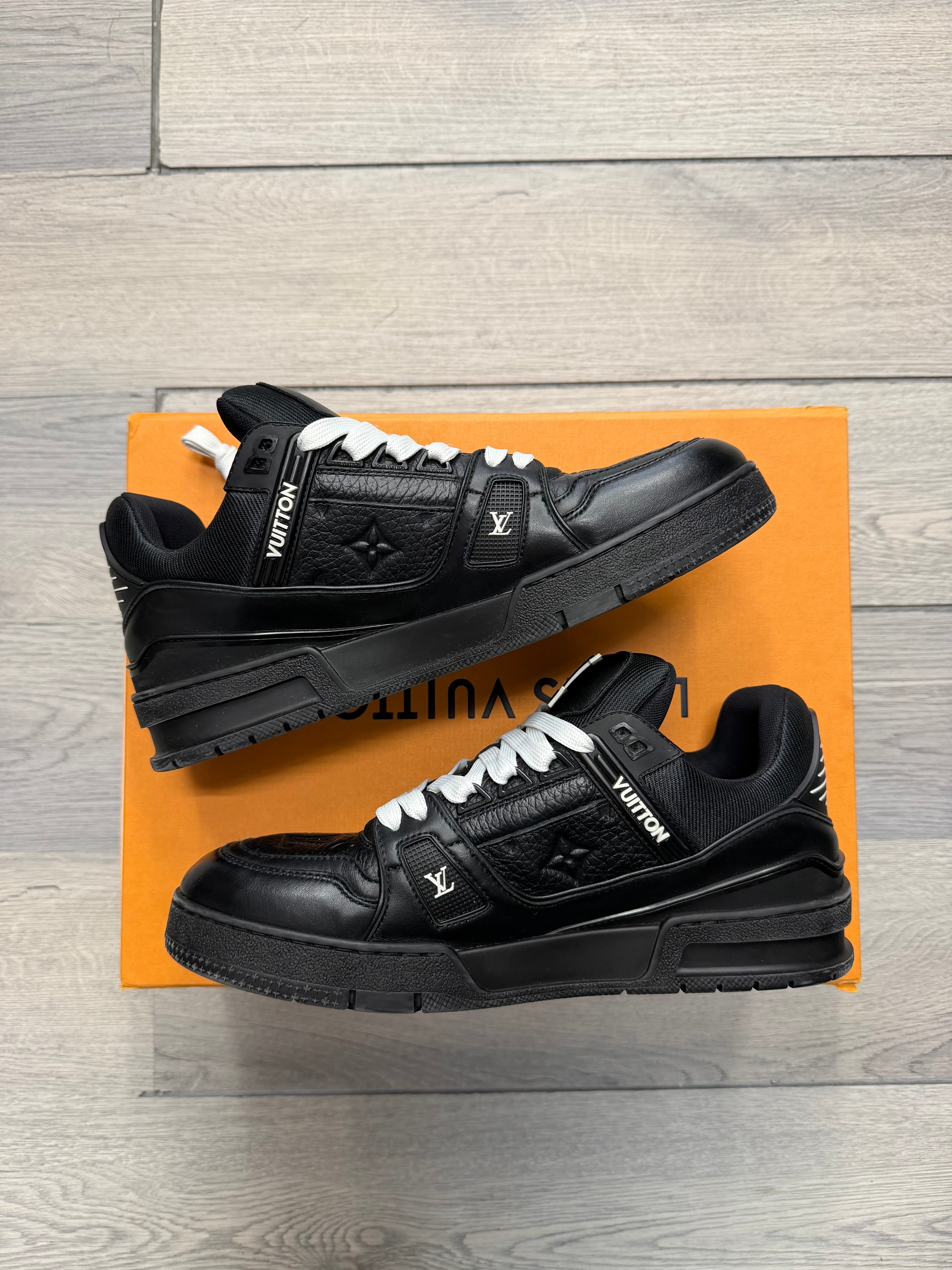 LV Black & White Trainers Size 9 US U WB