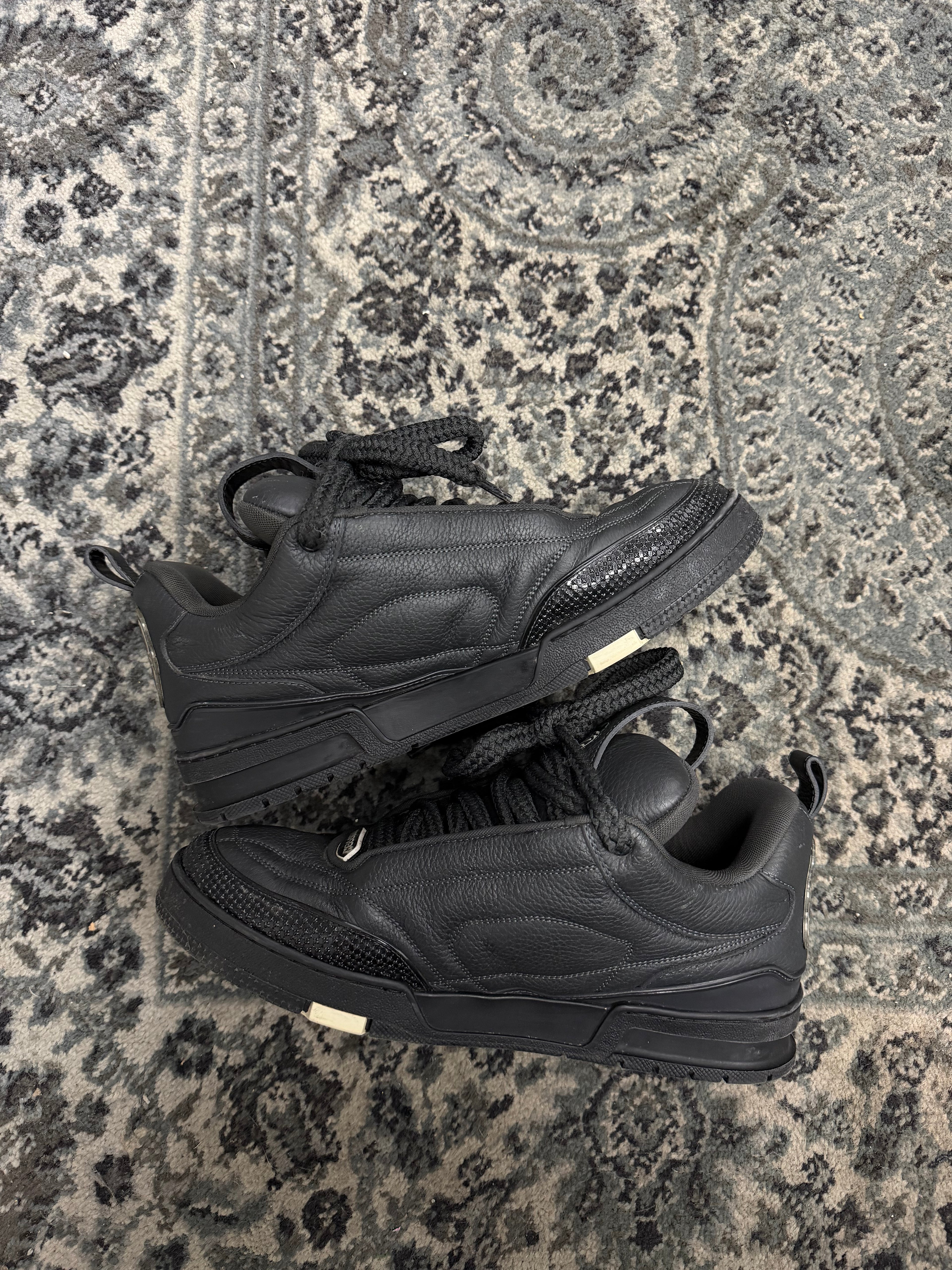LV skate trainers triple black 10LV (12M) NB U