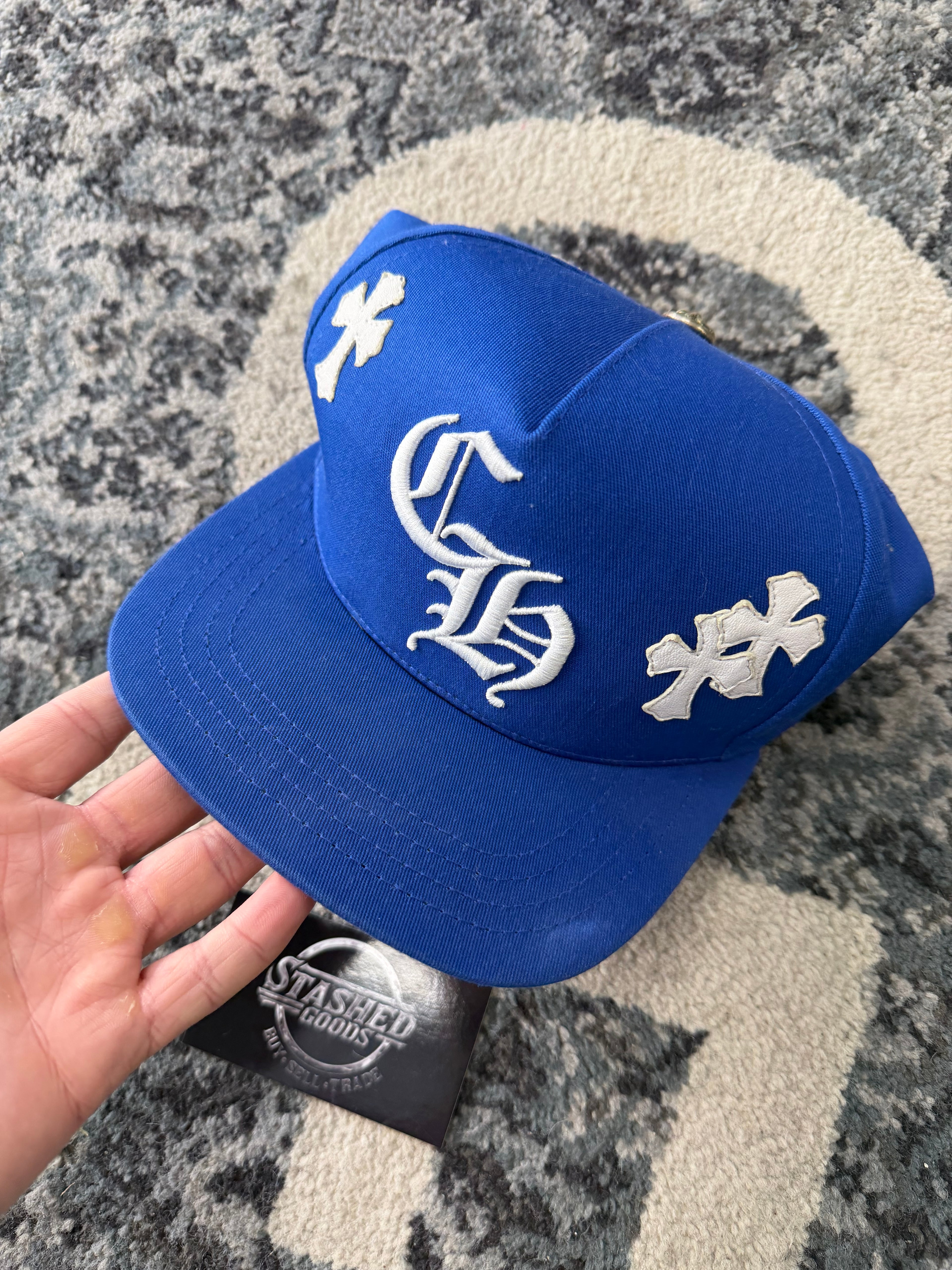 CHROME HEARTS cross patch trucker hat blue/white OS U