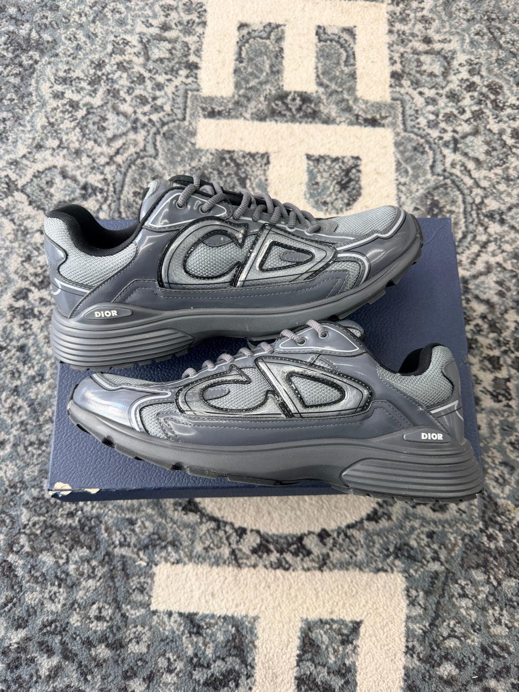 DIOR B30 runners grey matallic sz 45 (12) w/box