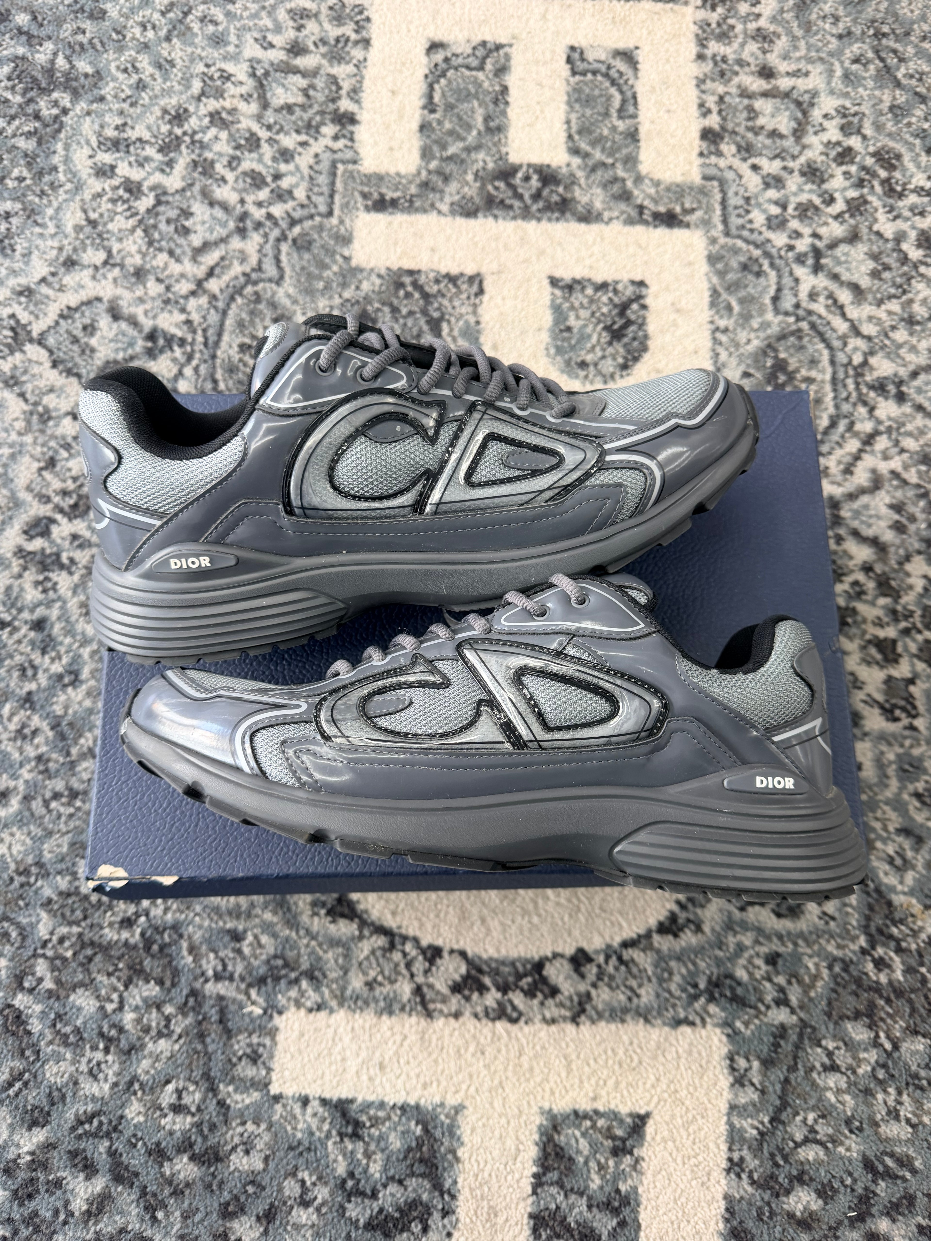 DIOR B30 runners grey matallic sz 45 (12) w/box
