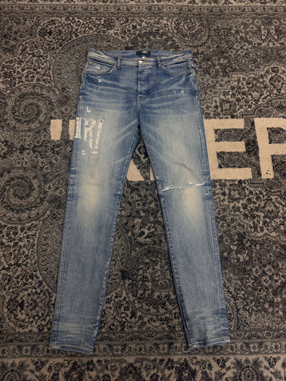 Amiri Light Wash Distressed Logo Jeans Size 36 U