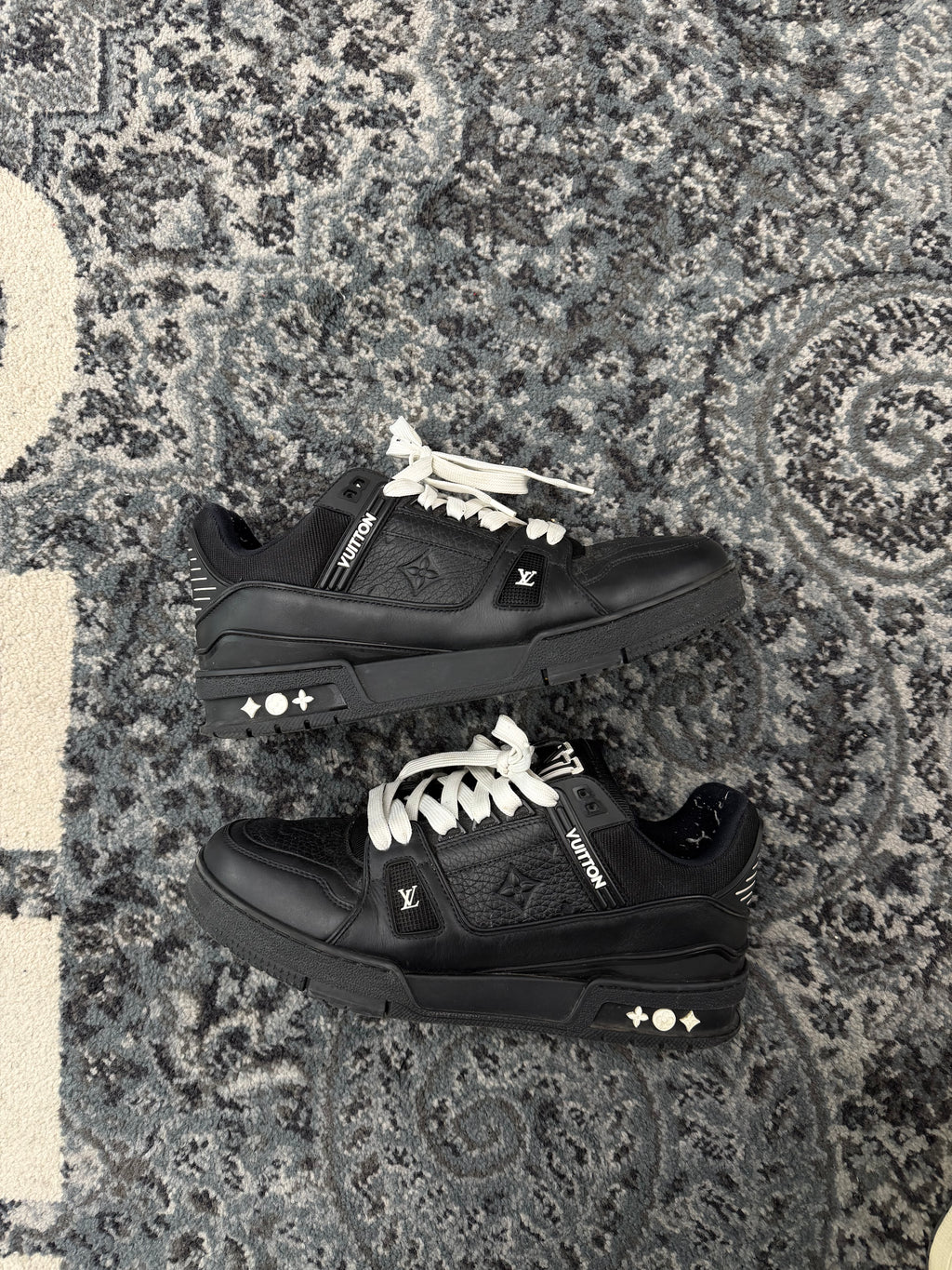 LV monogram trainers triple black 7LV (8.5-9M) OG ALL U