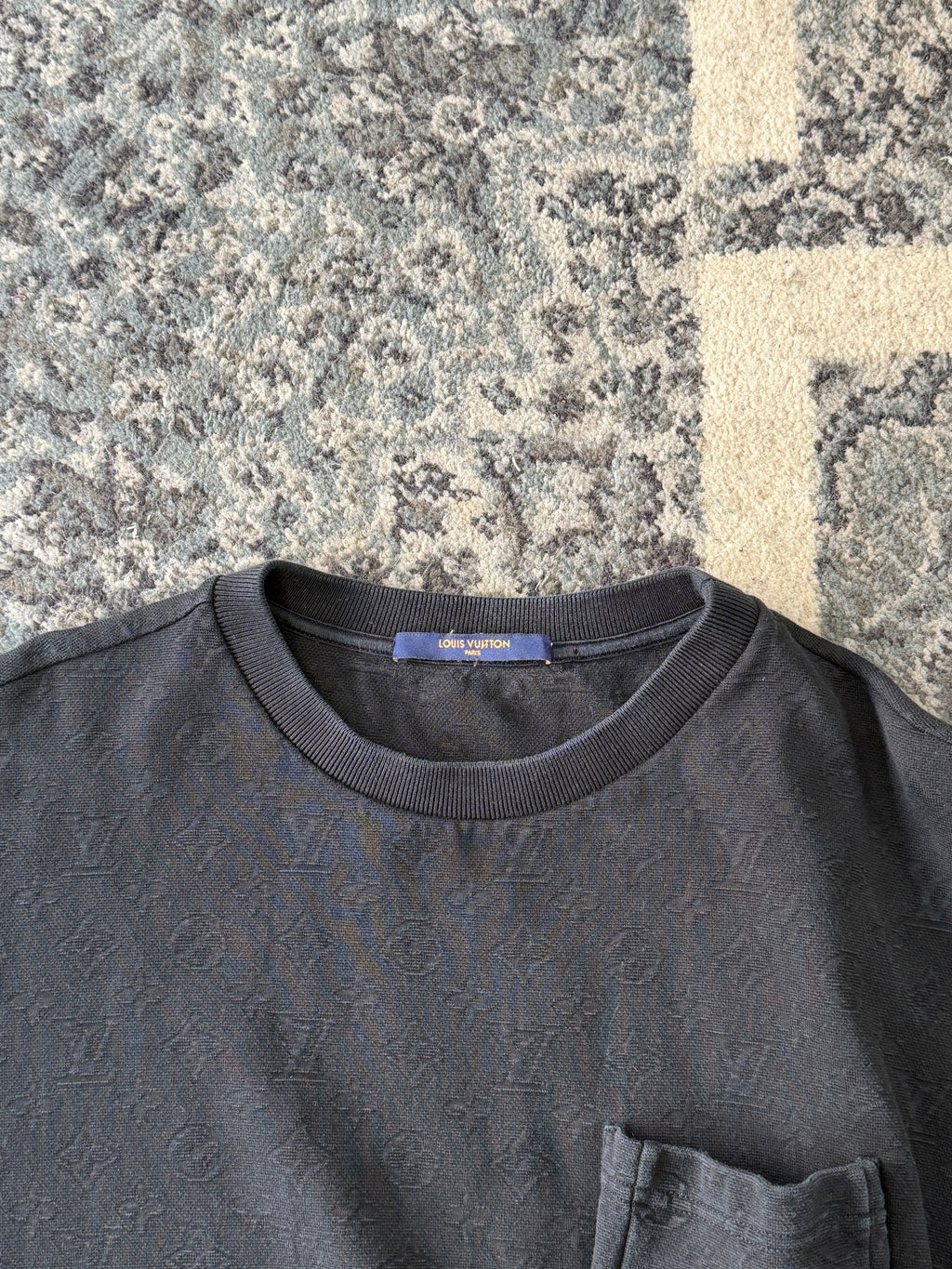 LV 3d pocket monogram tee black M U
