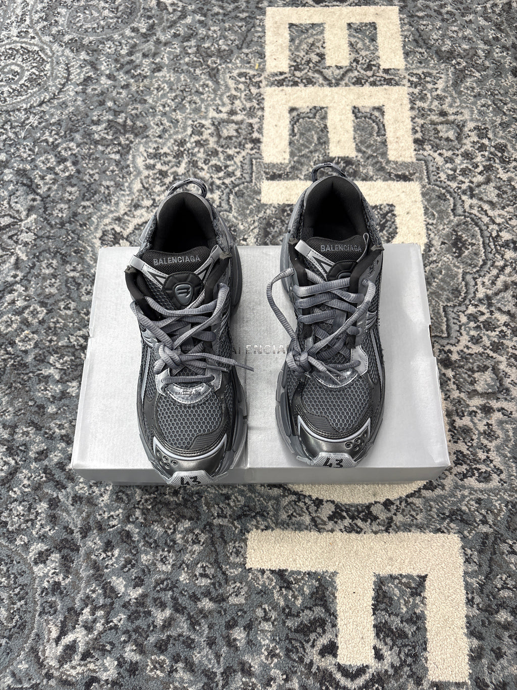 BALENCIAGA chunk runners grey/black 43 (10M) OG ALL DS