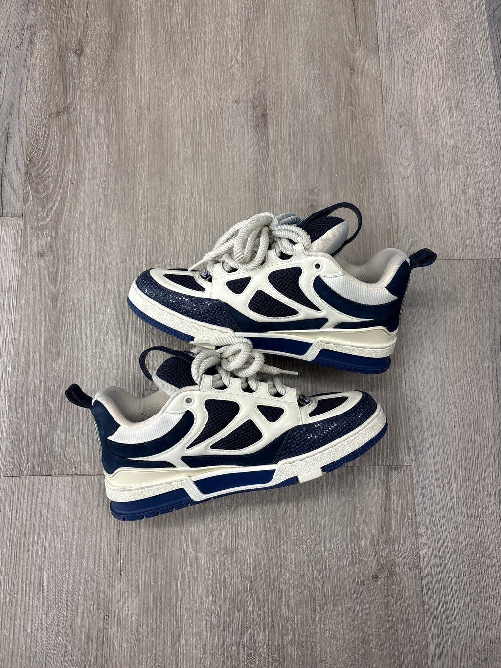 LV skate Navy/white sz 9 U nb