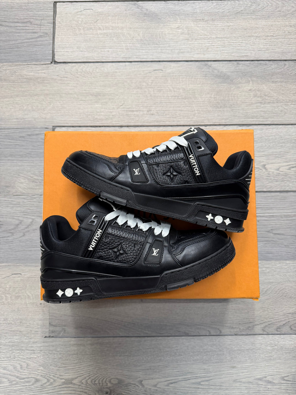 LV Black & White Trainers Size 9 US U WB