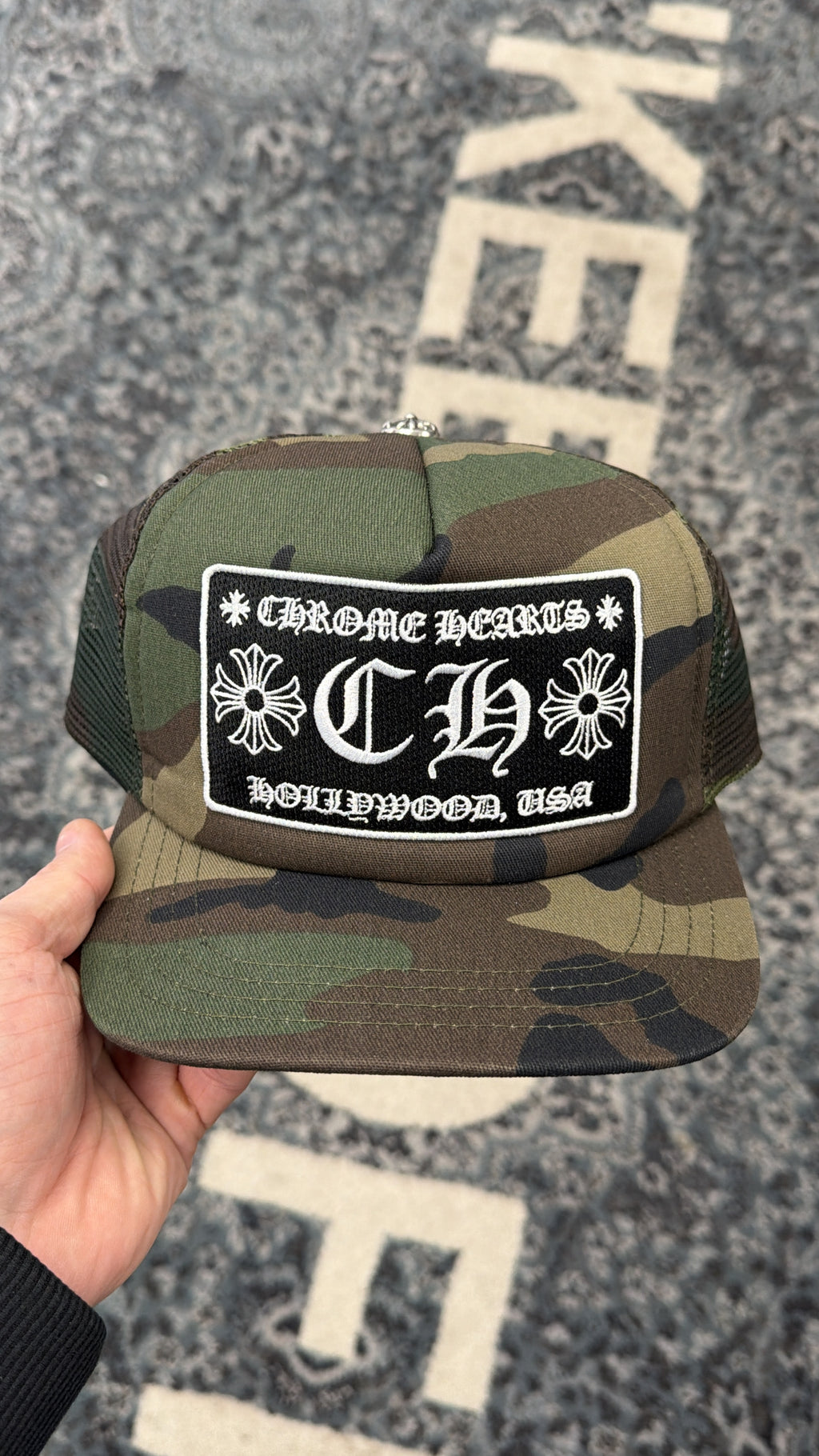 CHROME HEARTS camo Hollywood trucker hat OS DS