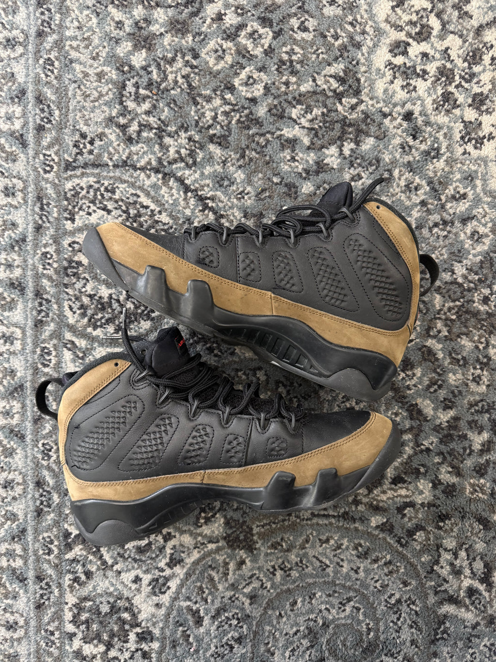 JORDAN 9 "retro olive" sneakers 10M NB U