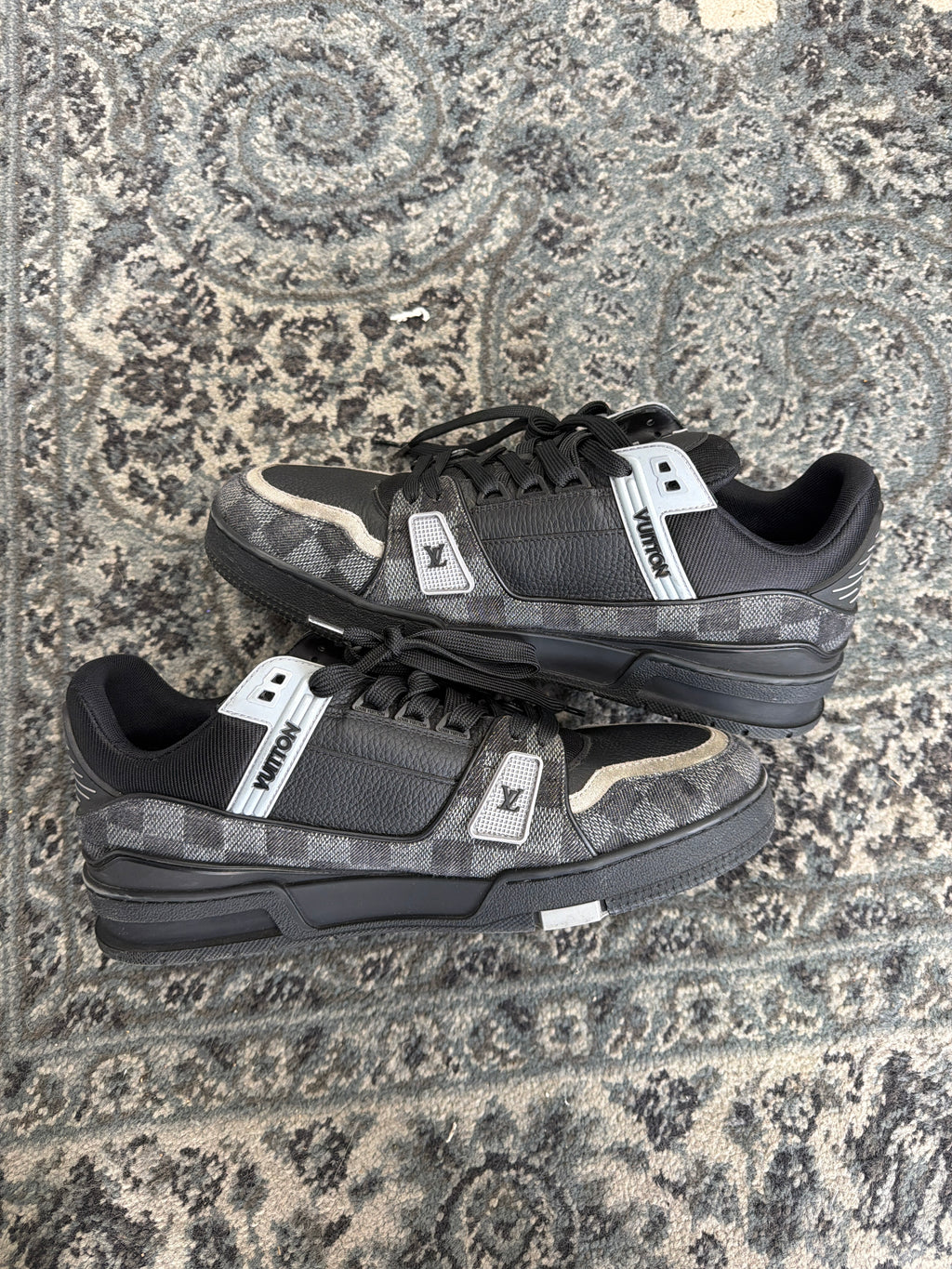 LV damier pharrell trainers black/grey 9LV (11M) NB U