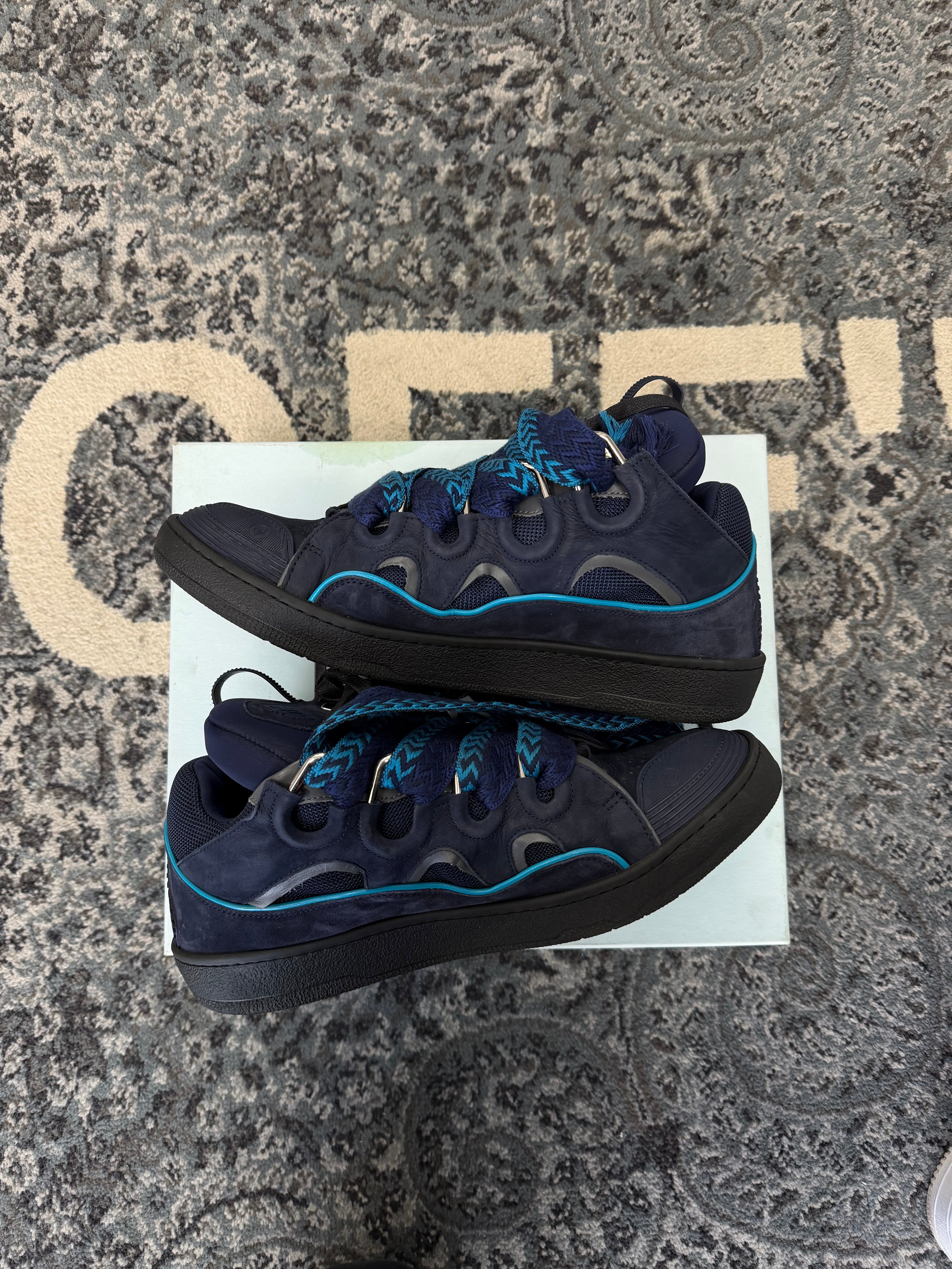 Lanvin Navy curbed sneaker sz fits a 13 M U
