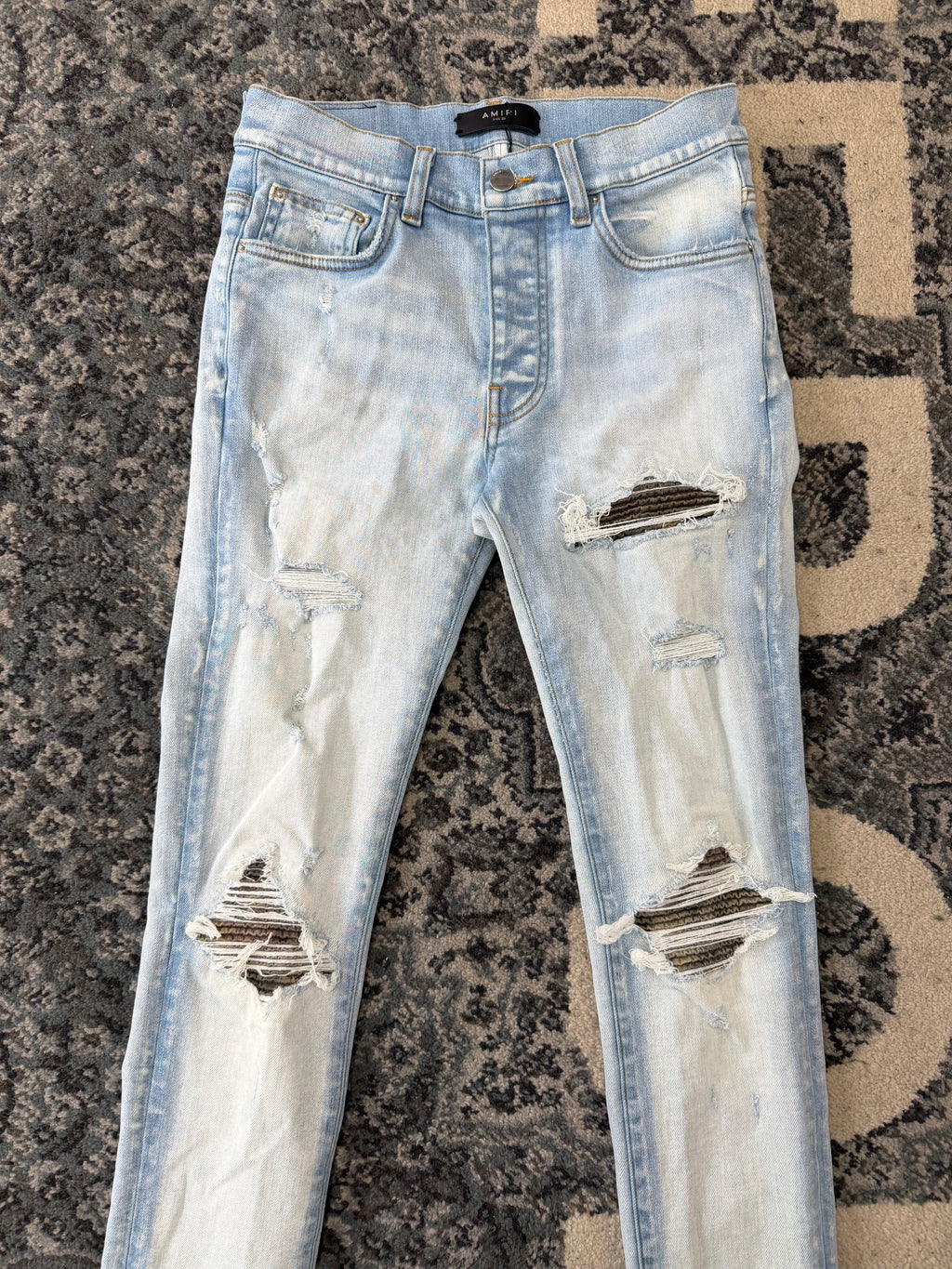 Amiri Camo patch blue jeans sz 28