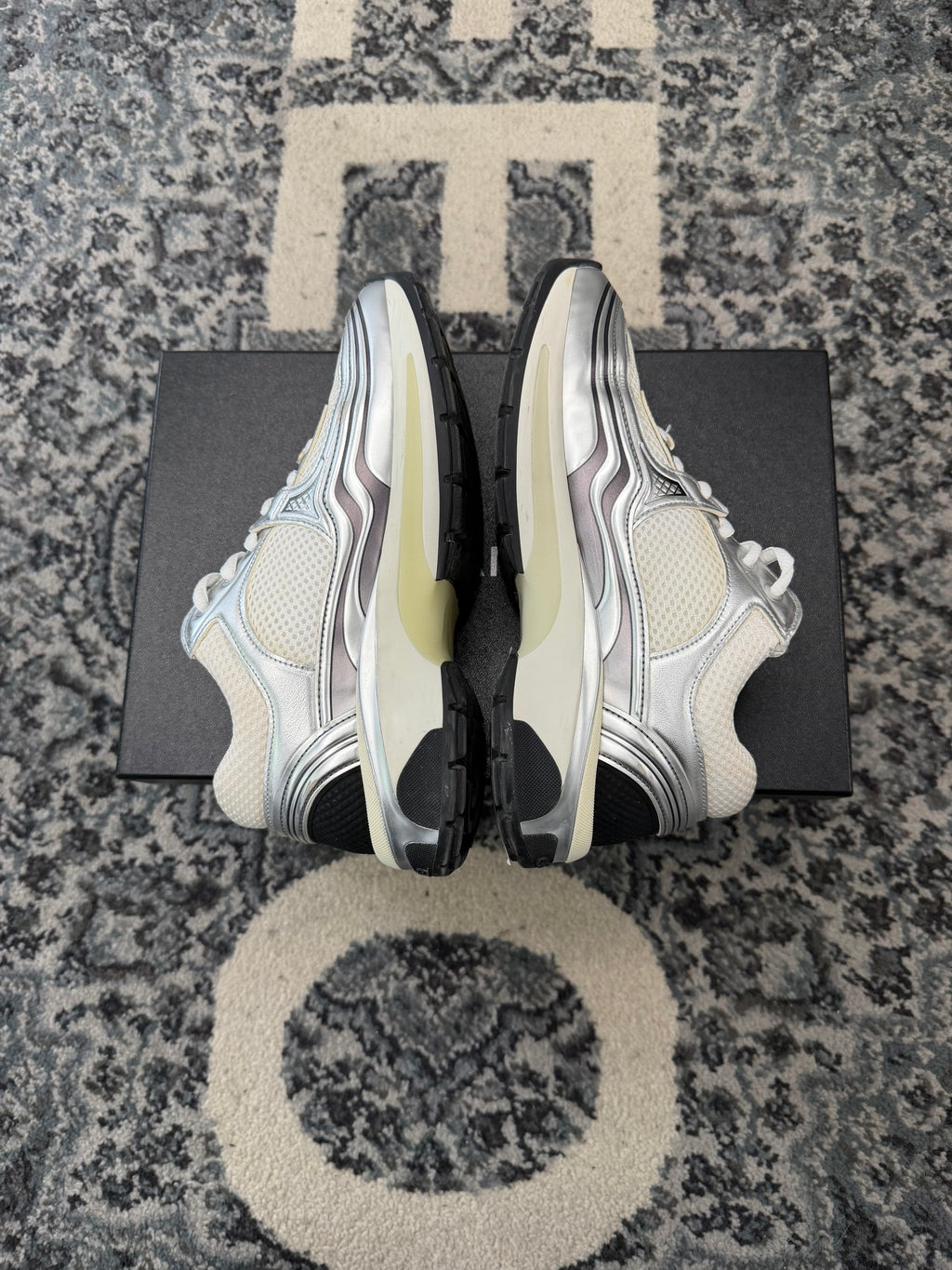 CHANEL cc runner silver/metallic 36 (6W) OG ALL U