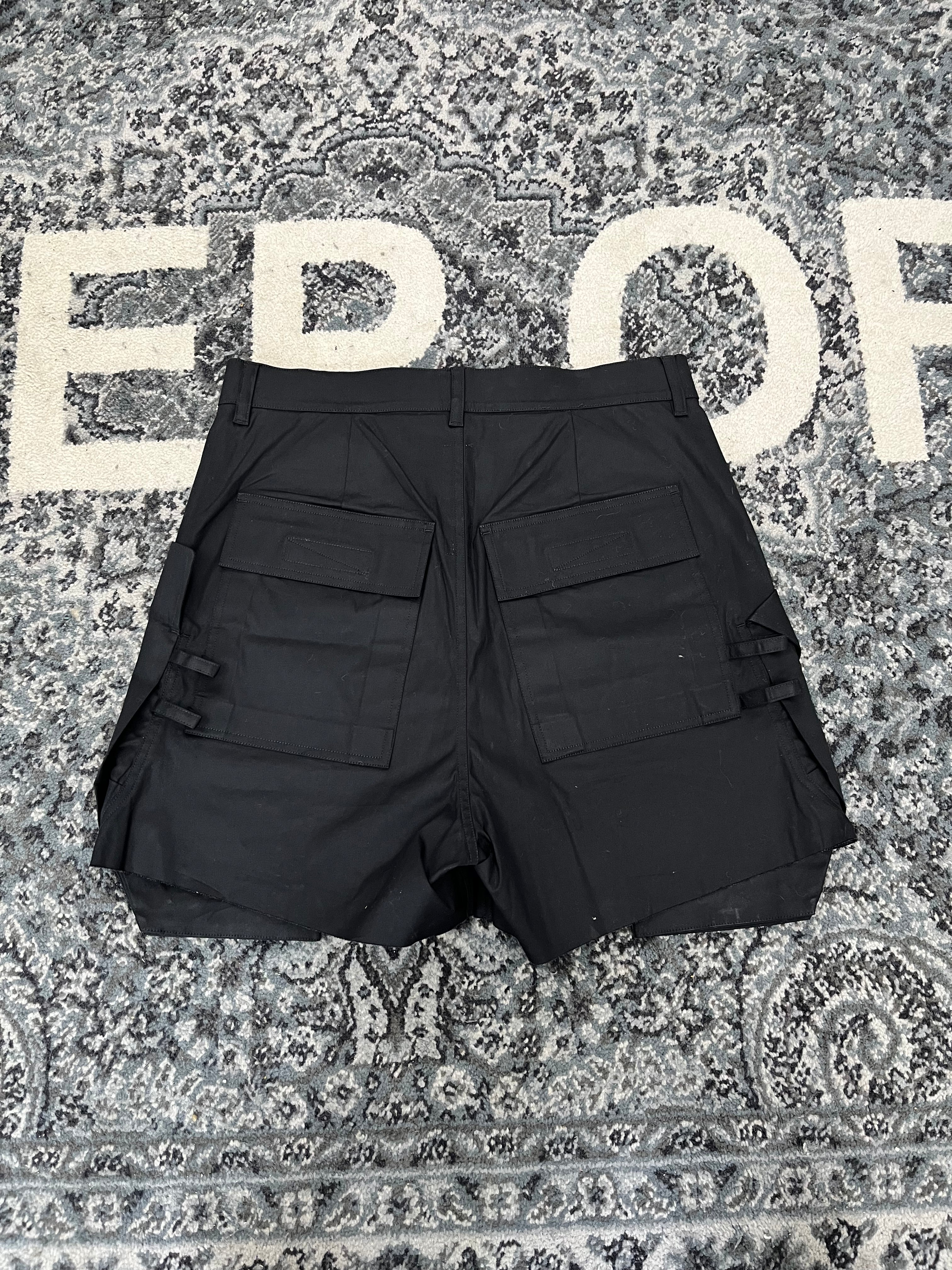 Rick Cargo Shorts Size 30 DS