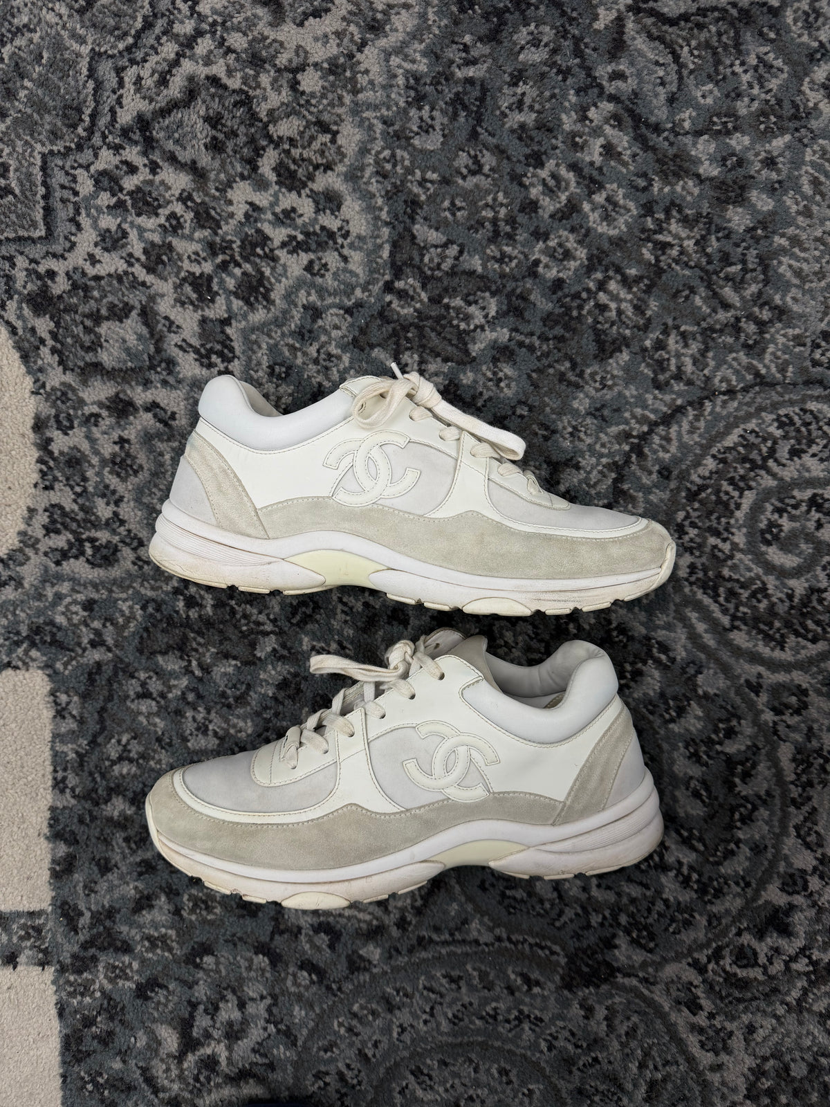 CHANEL cc runners white 43 (10M) OG ALL U