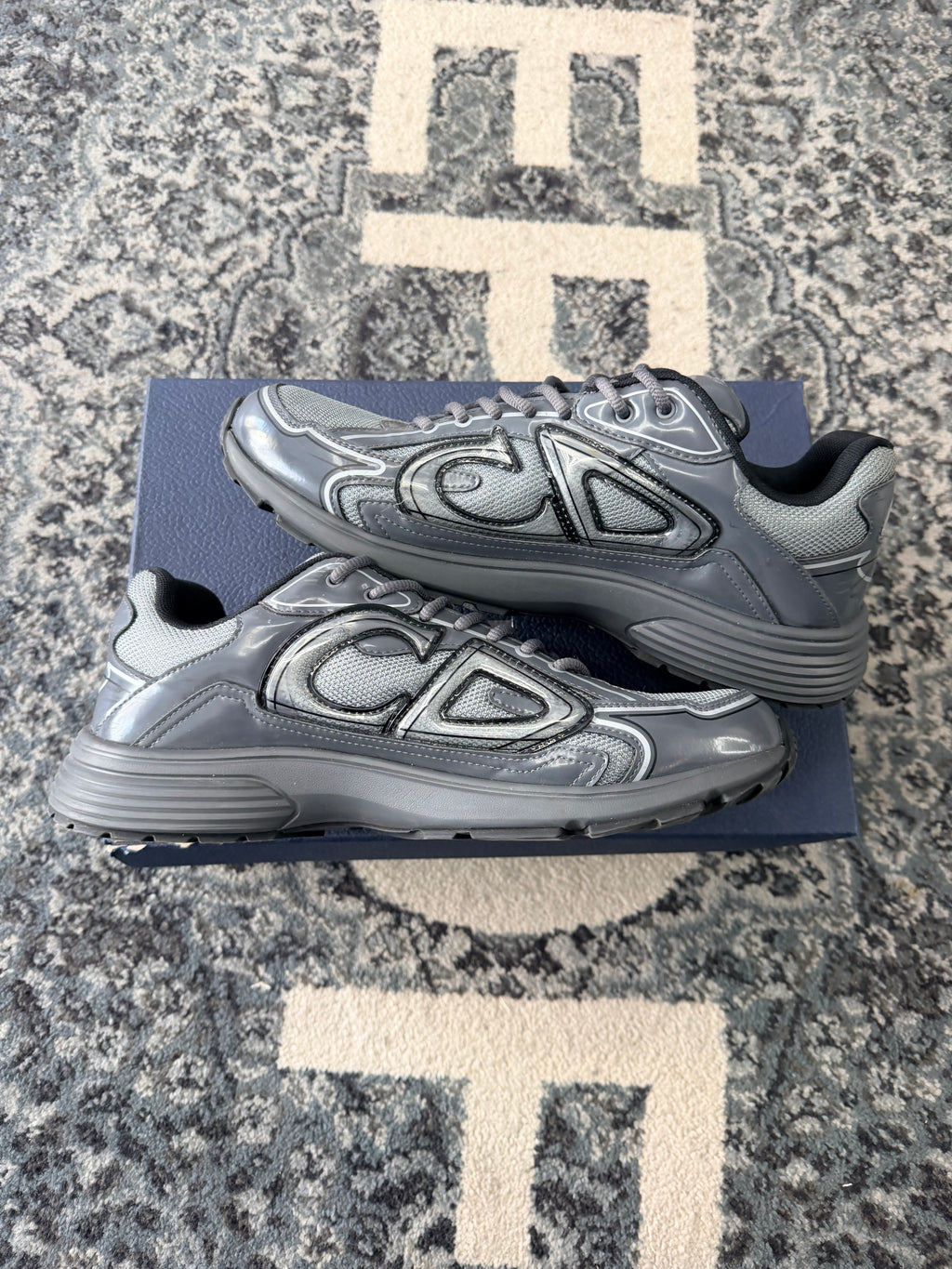 DIOR B30 runners grey matallic sz 45 (12) w/box