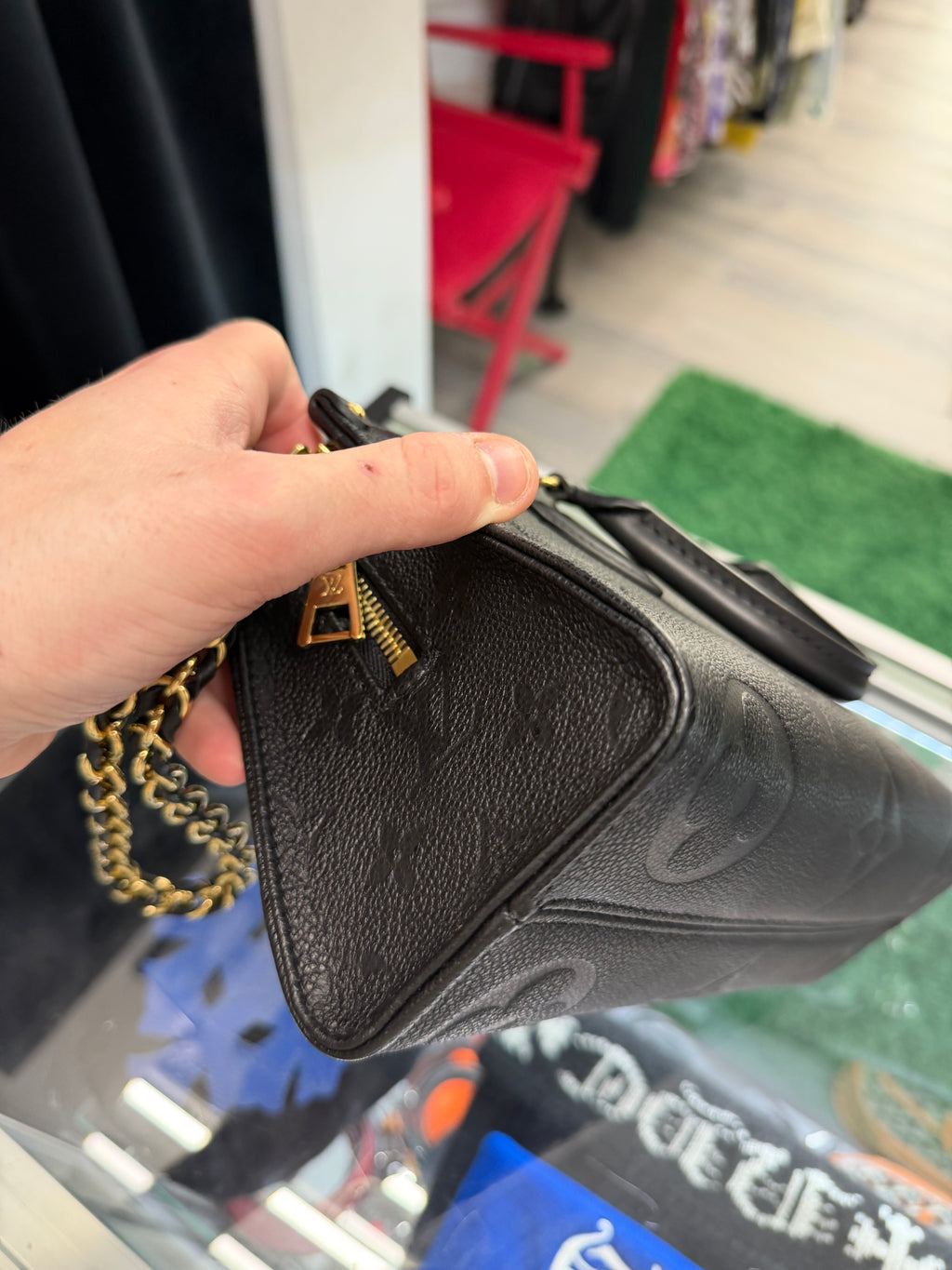 LV onthego “east west” monogram purse OS U