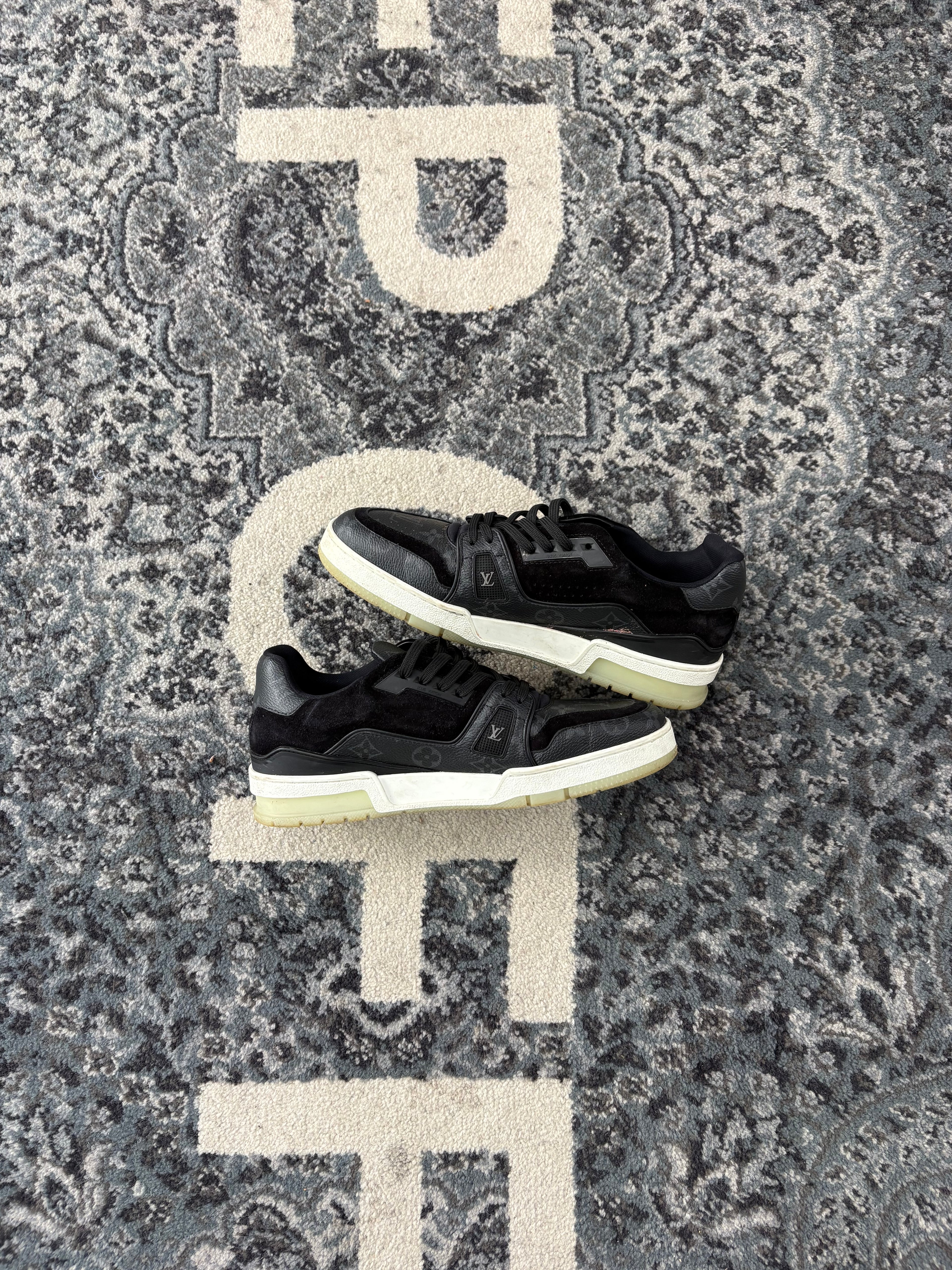 LV monogram eclipse trainers black 7.5LV (9M) NB U