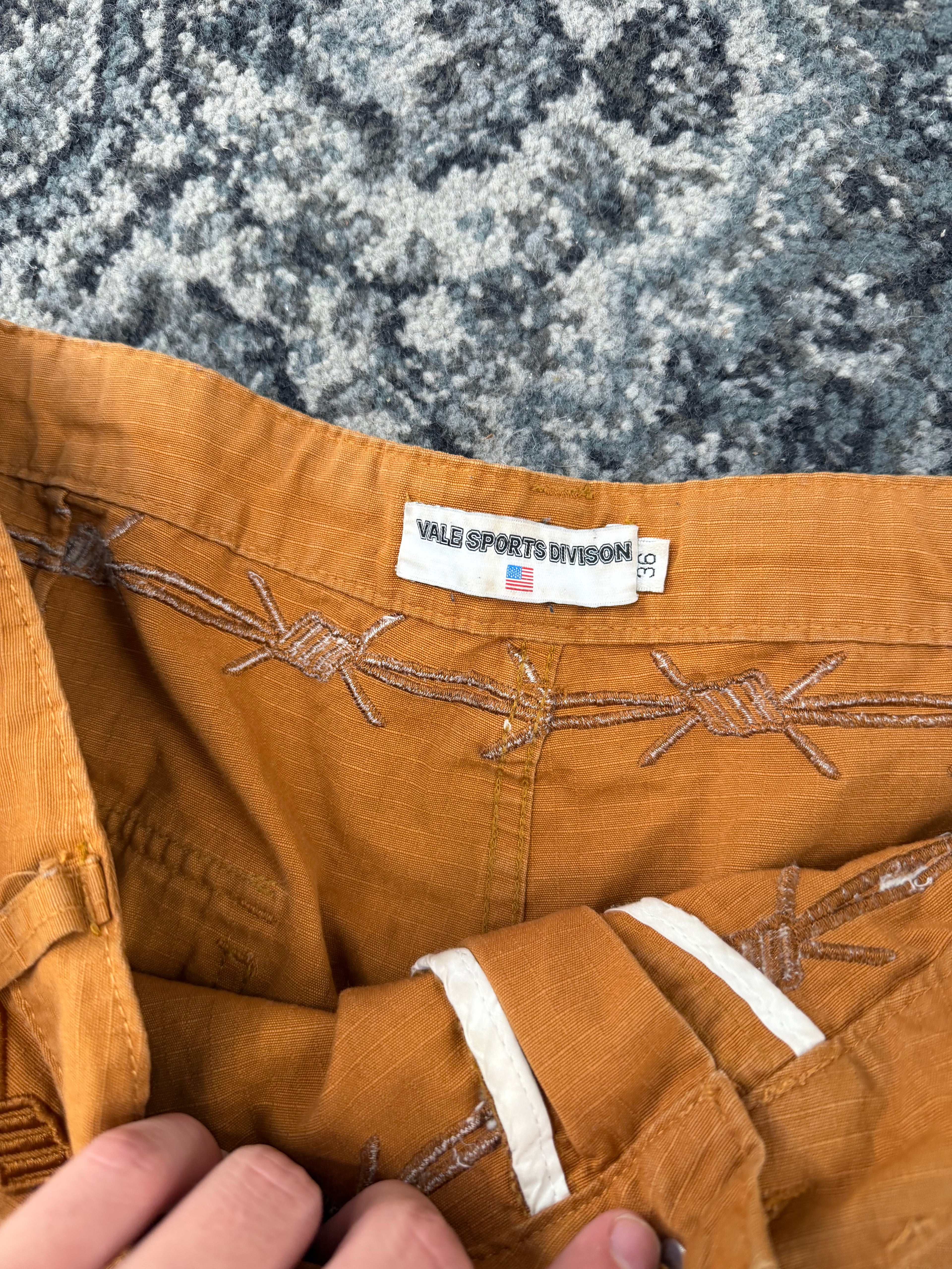 VALE "livewire" shorts orange 36 U