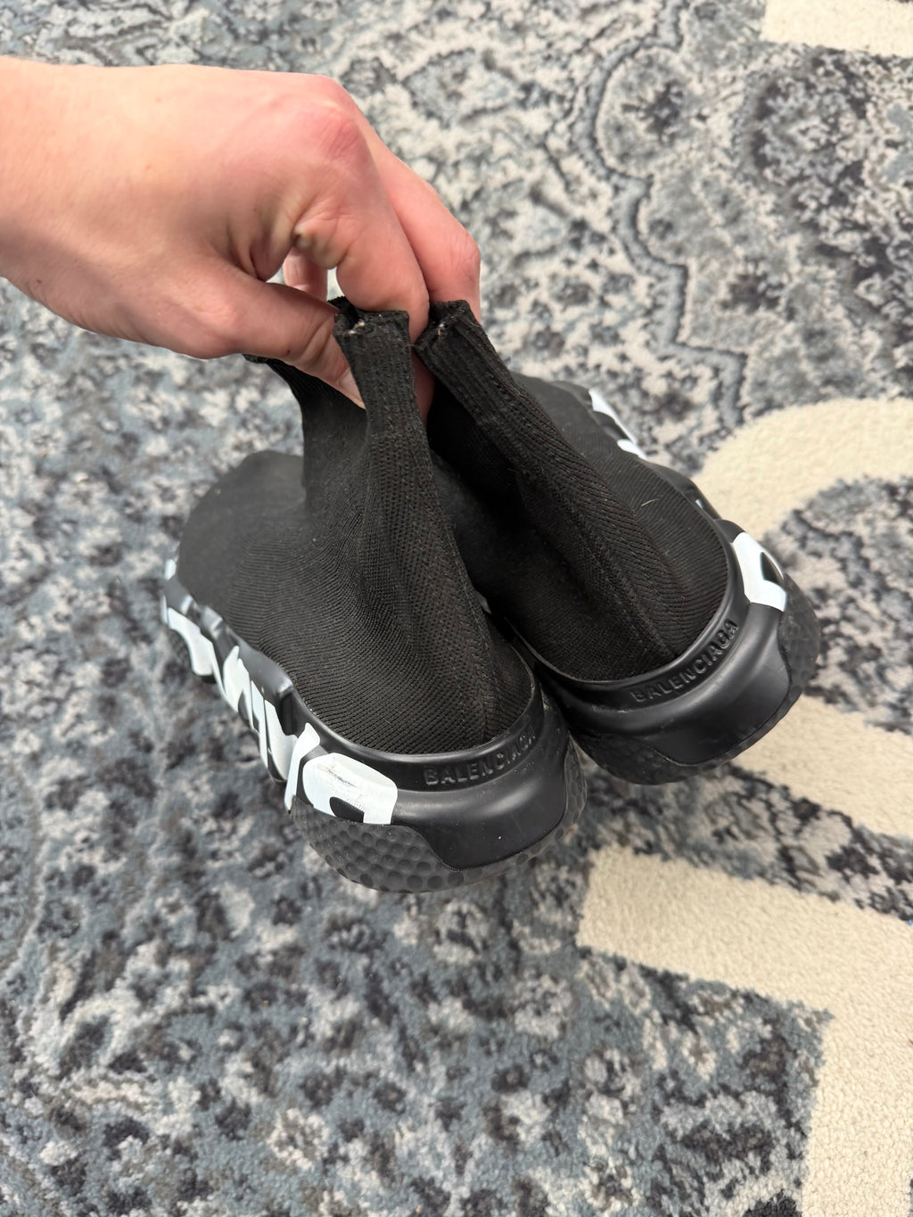 BALENCIAGA "graffiti" speed runners 44 (11M) NB U