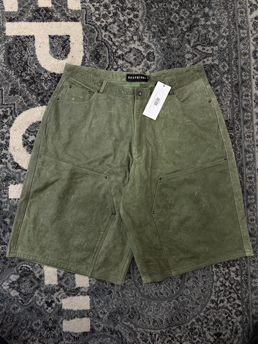 RASPBERRY HILLS "jade" leather shorts green XXL (38) DS