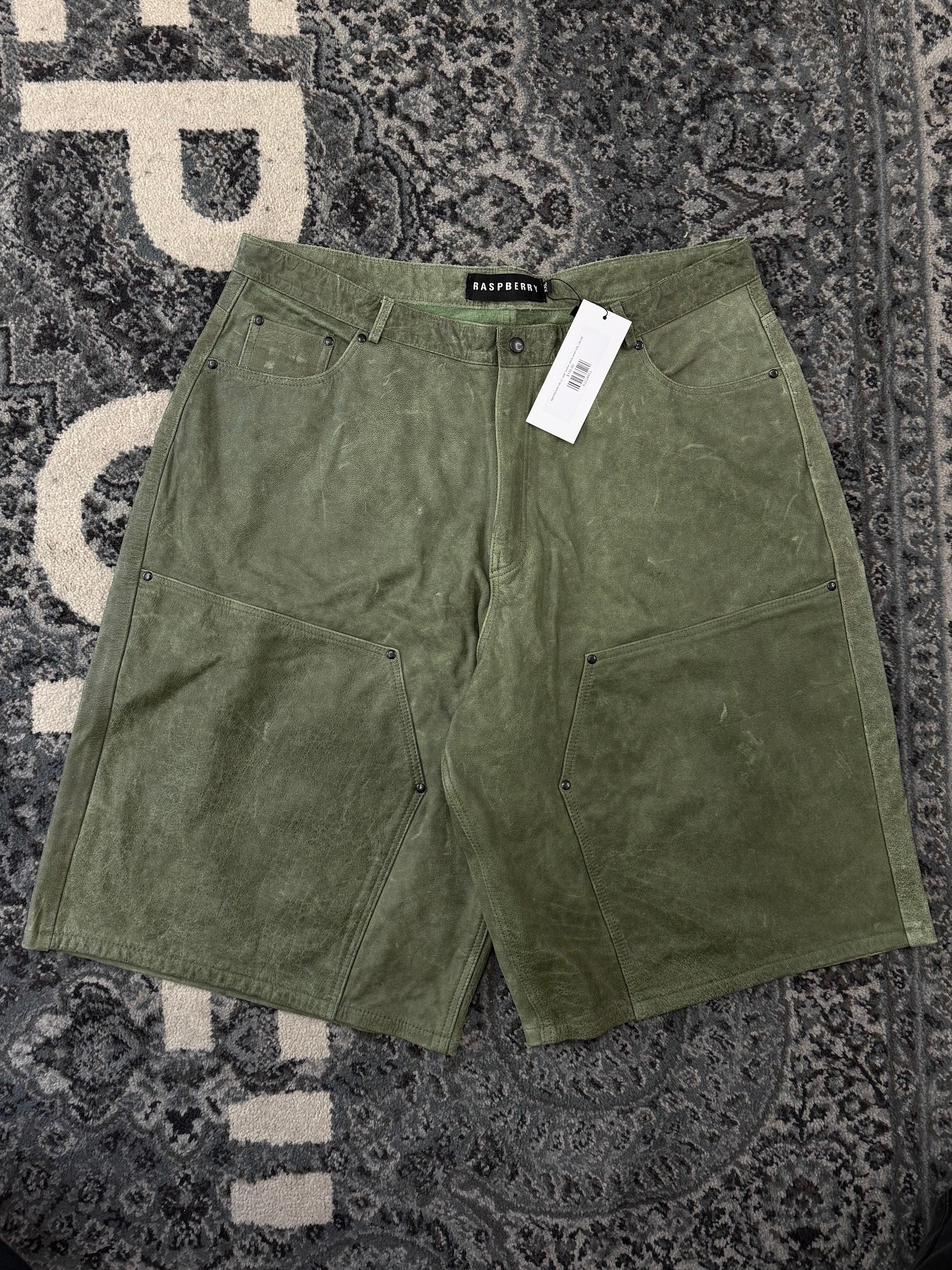 RASPBERRY HILLS "jade" leather shorts green XXL (38) DS