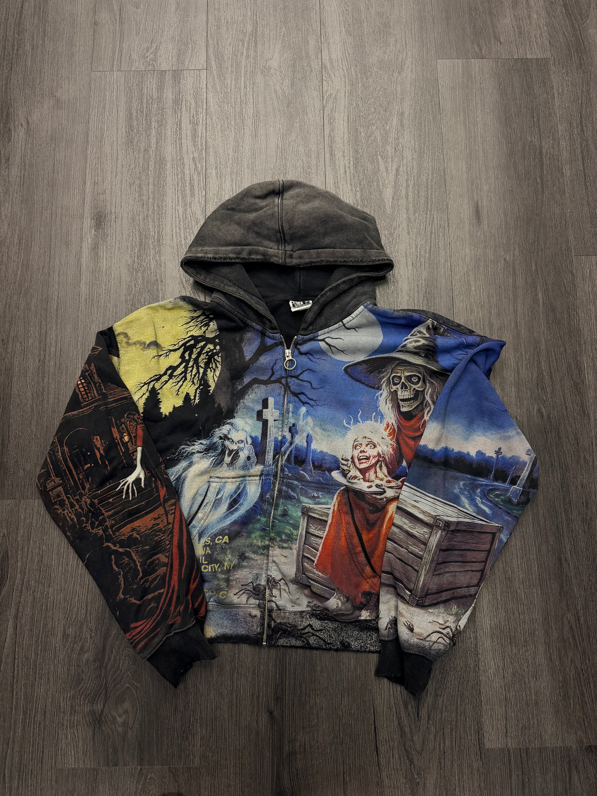 Valley Halloween Zip up Size Large U