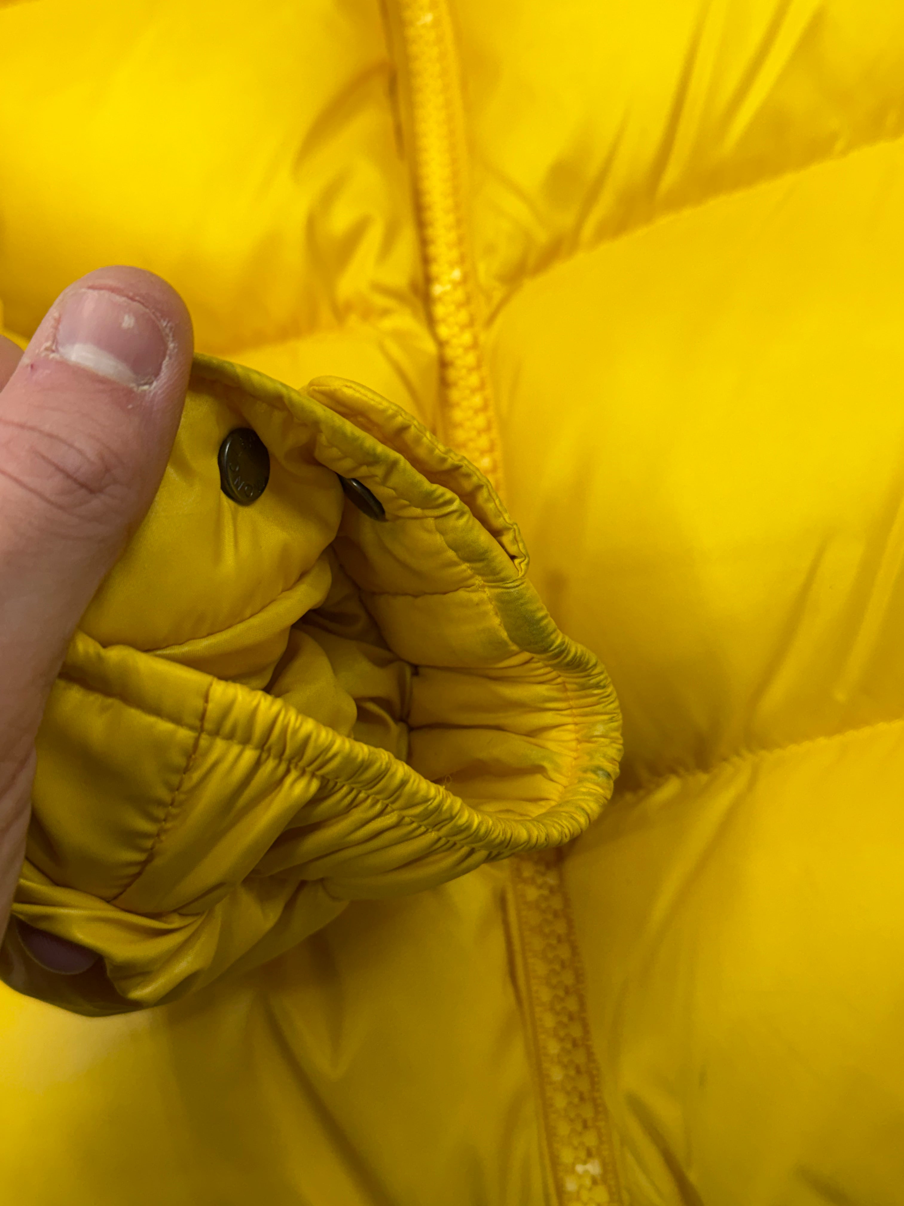 MONCLER maya puffer yellow 5 (XL) NEW w/ defect