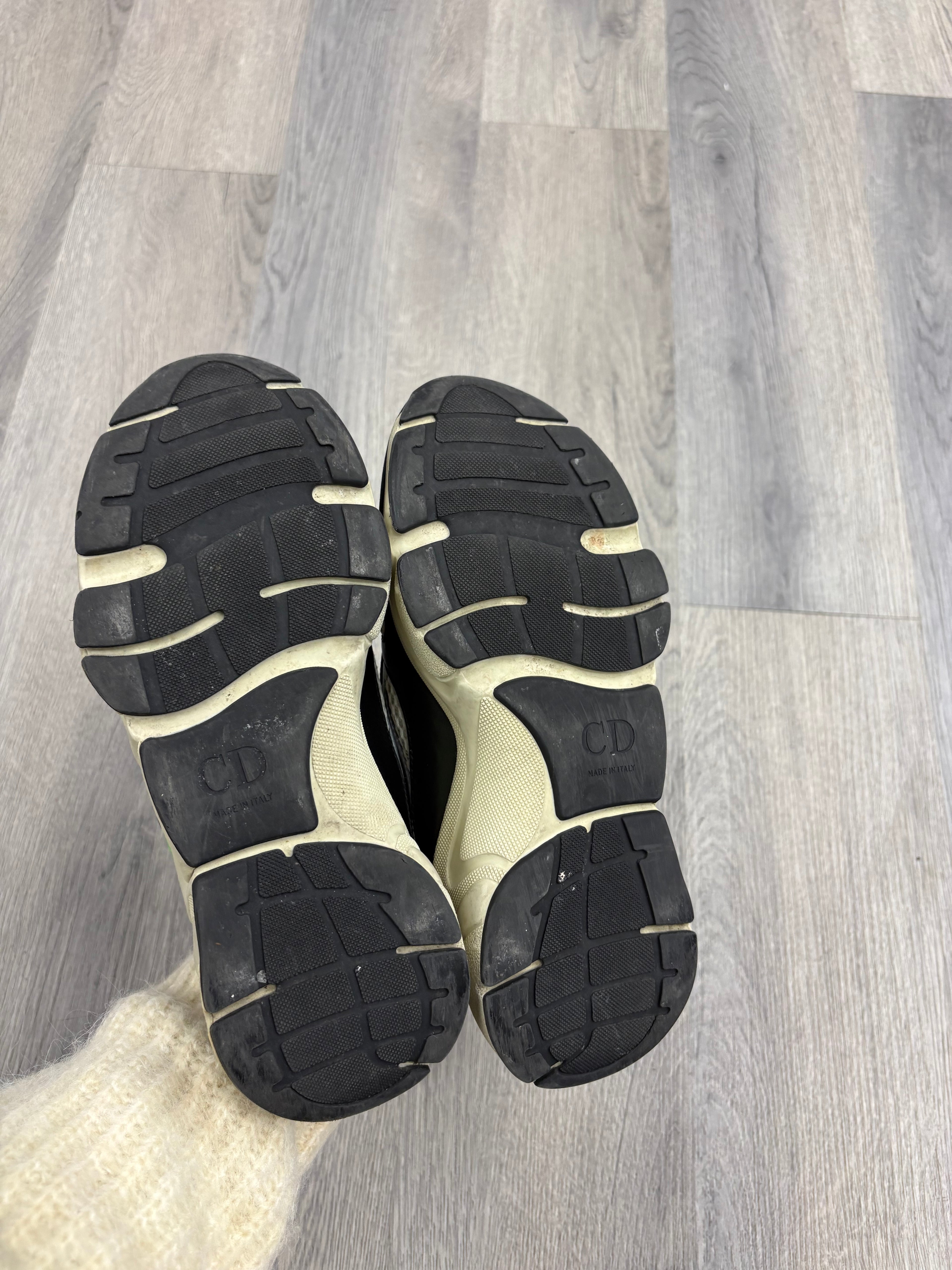 DIOR B22 runners olive 37 (7W) NB U
