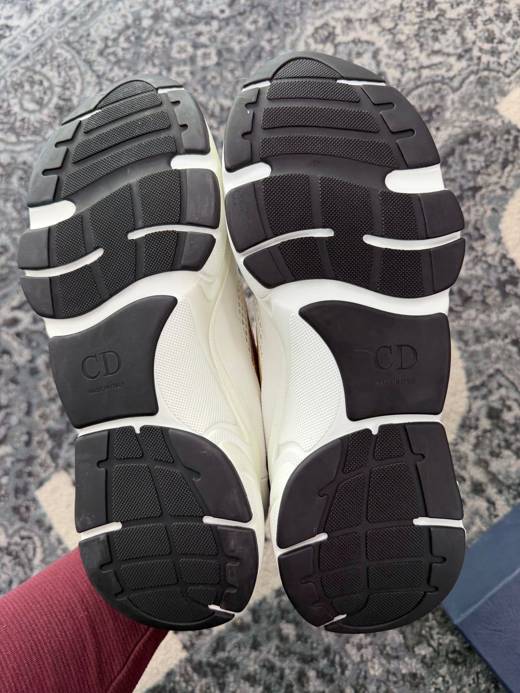DIOR B22 runners gold/red 43 (10M) OG ALL DS (defected)