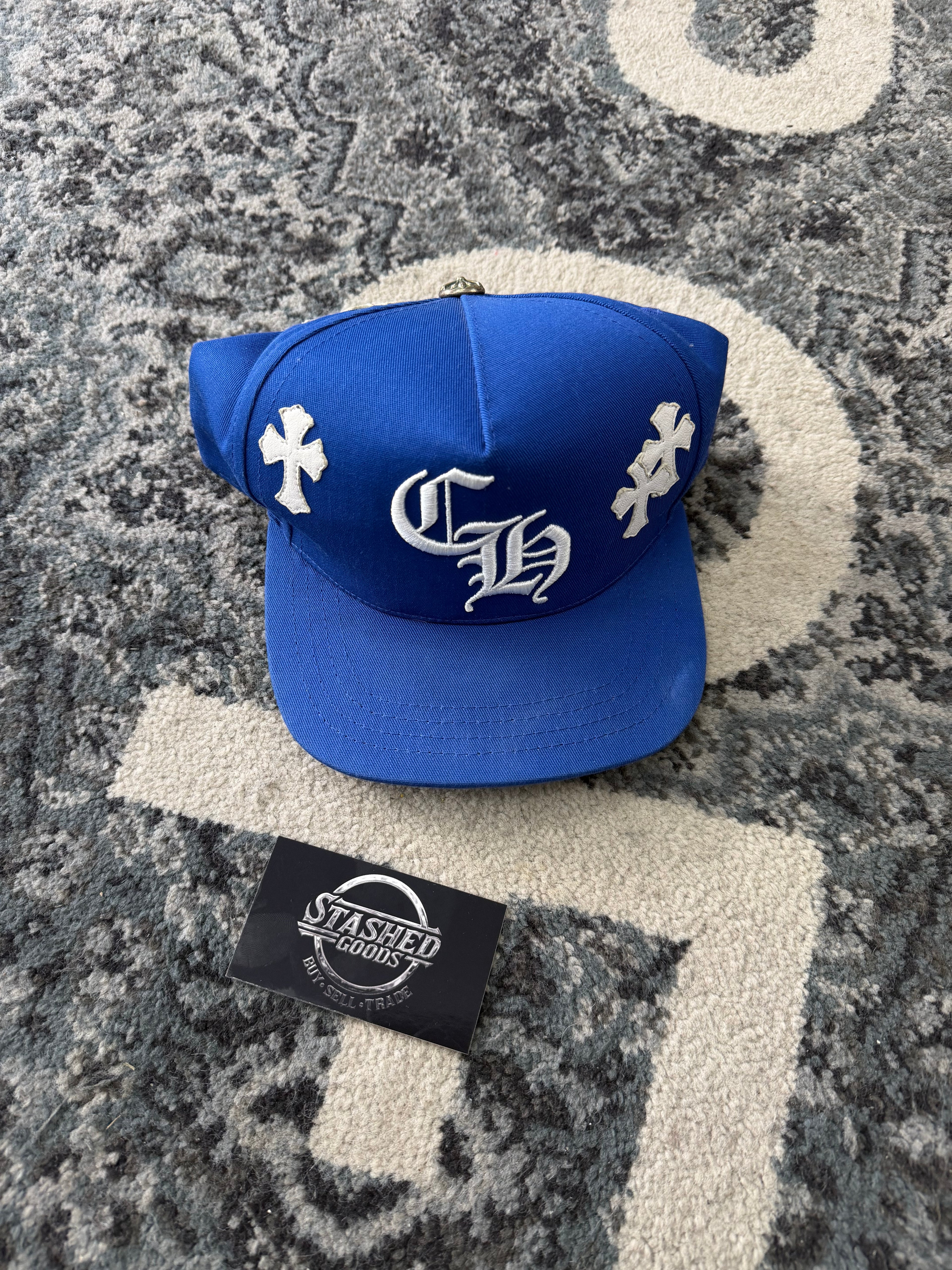 CHROME HEARTS cross patch trucker hat blue/white OS U