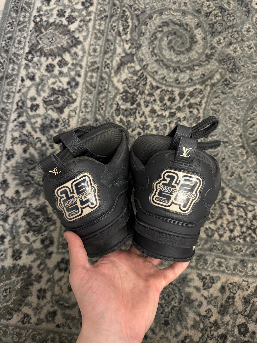 LV skate trainers triple black 10LV (12M) NB U