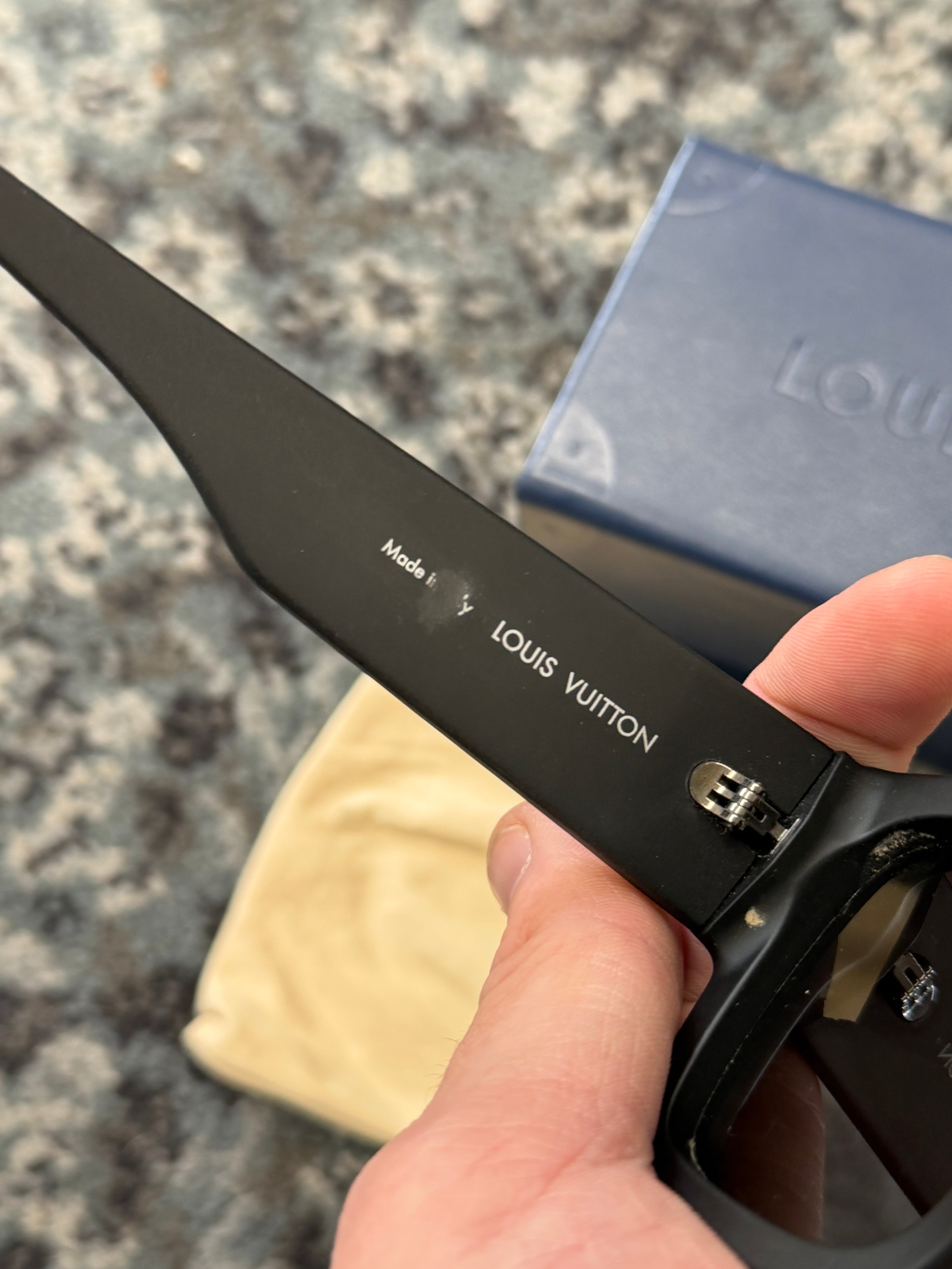 LV "clash" sunglasses matte black OS U
