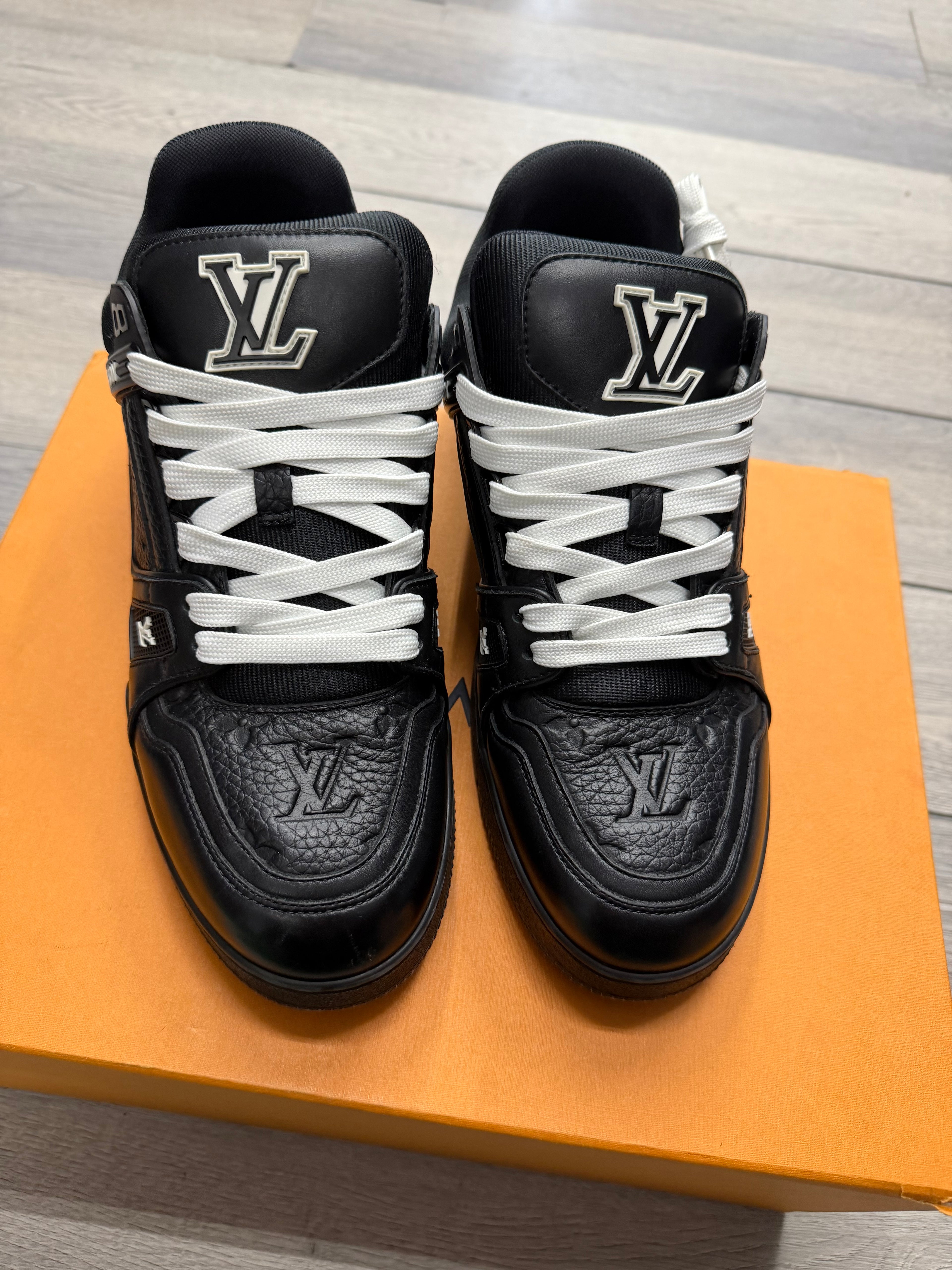 LV Black & White Trainers Size 9 US U WB