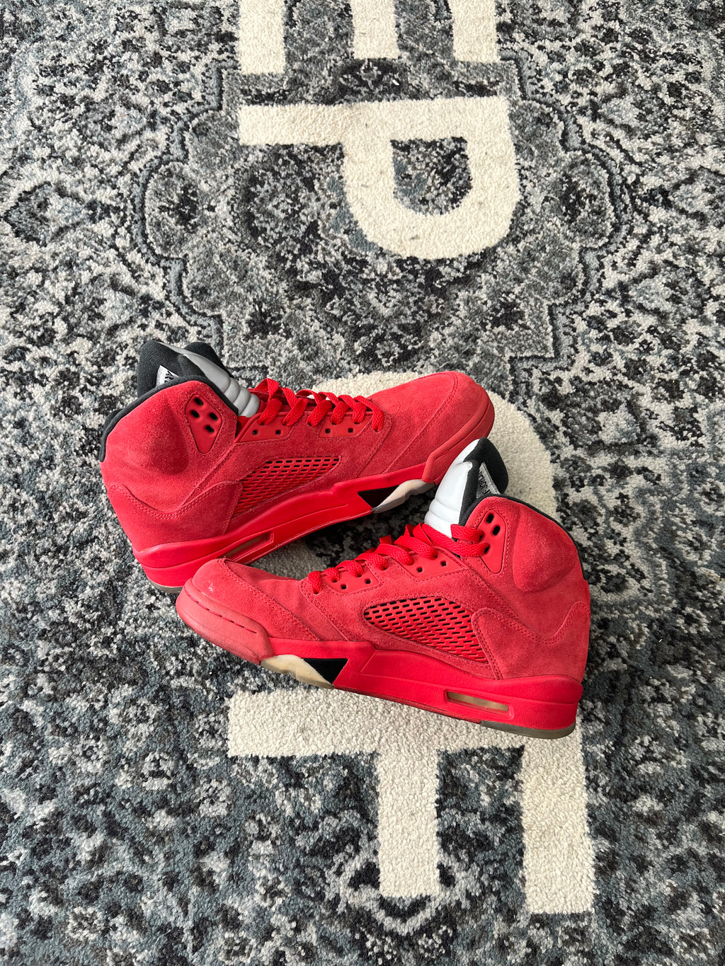 Jordan 5 Raging Bull Size 9 U NB