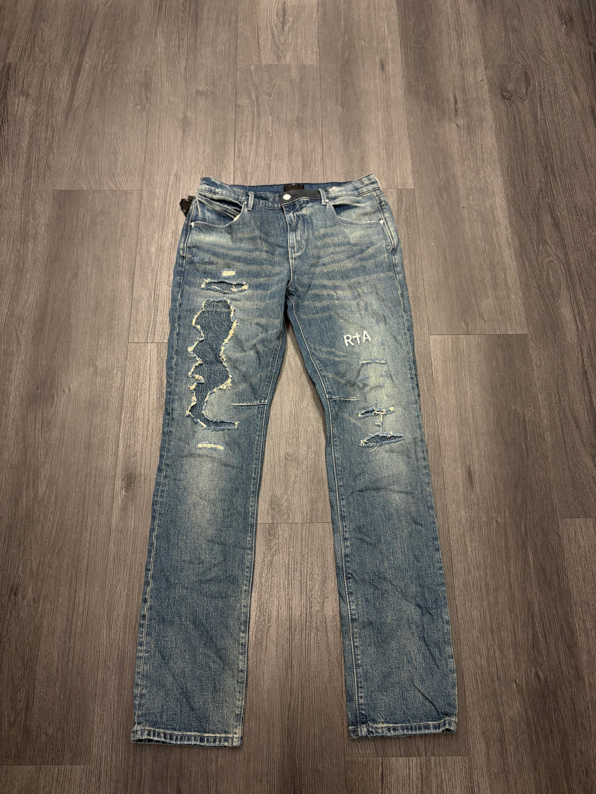 RTA Distressed Jeans Size 36 DS