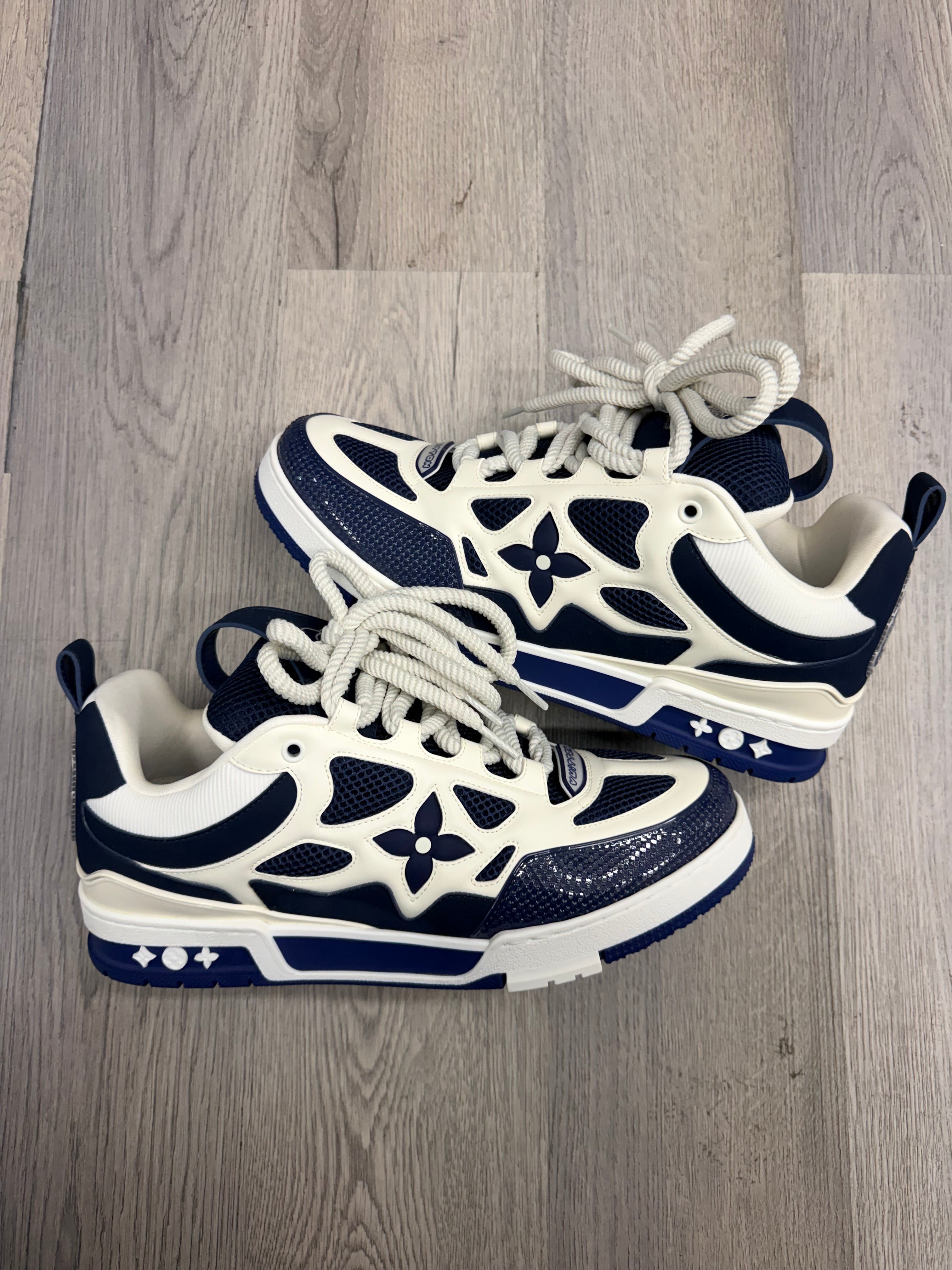 LV skate trainers navy/white 10LV (12M) NB U