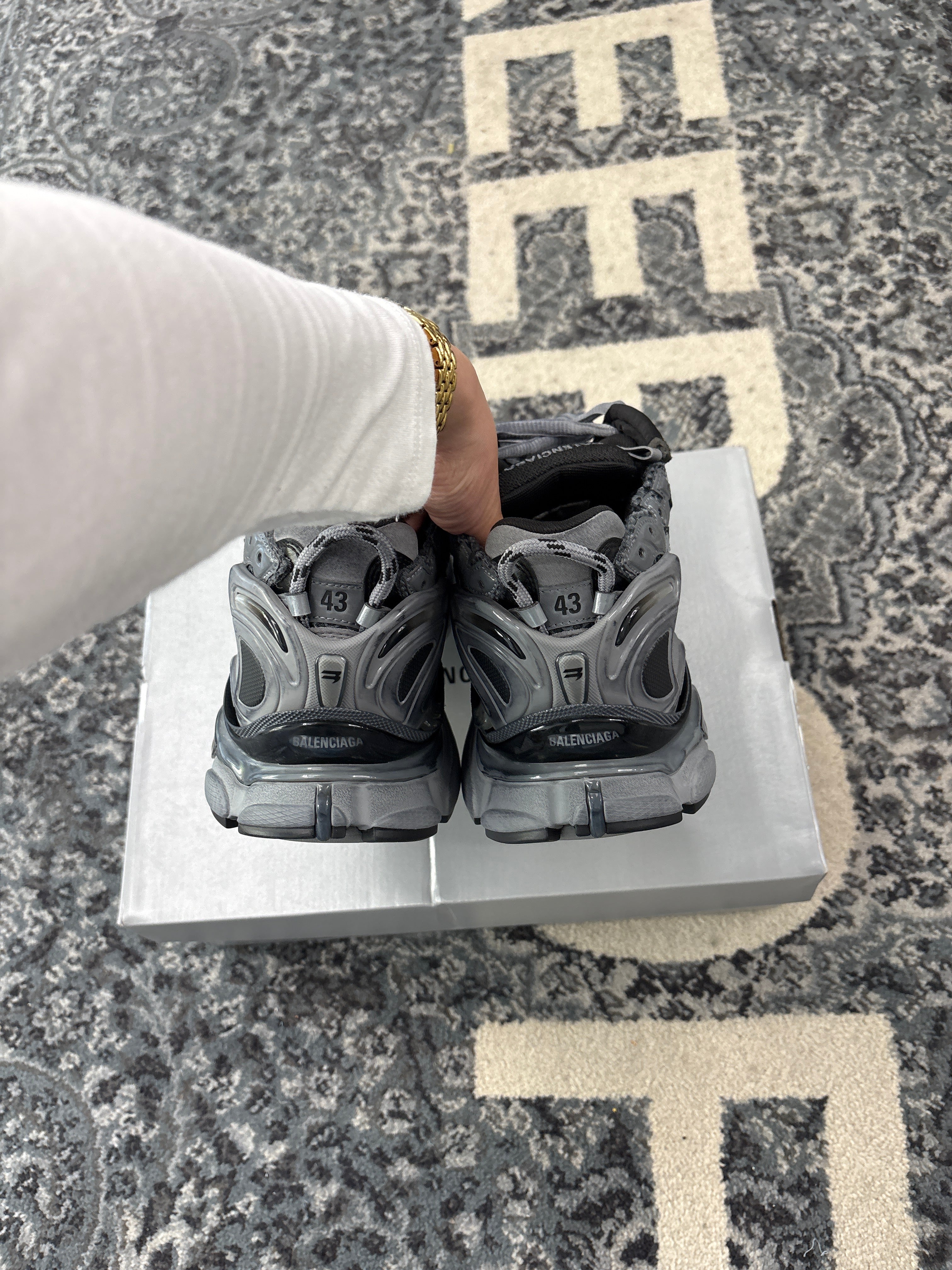 BALENCIAGA chunk runners grey/black 43 (10M) OG ALL DS