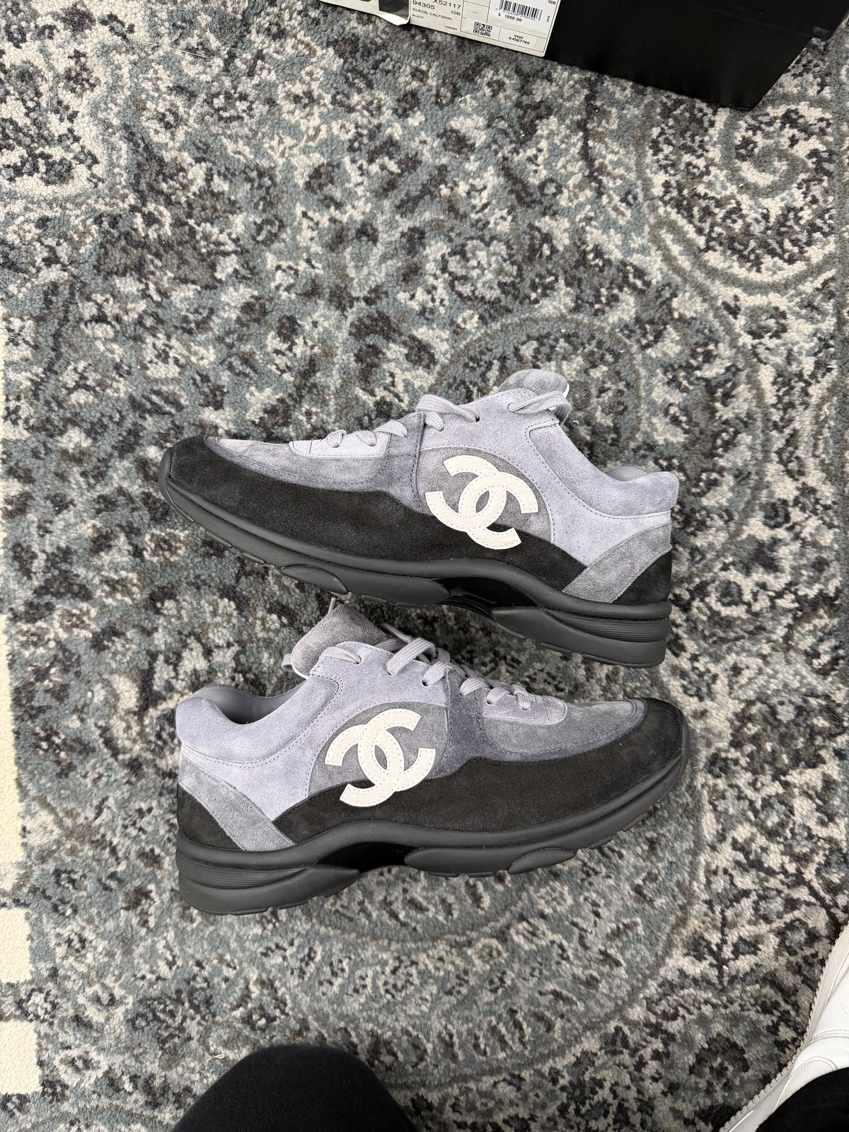 CHANEL cc runners grey 44 (11M) OG ALL U
